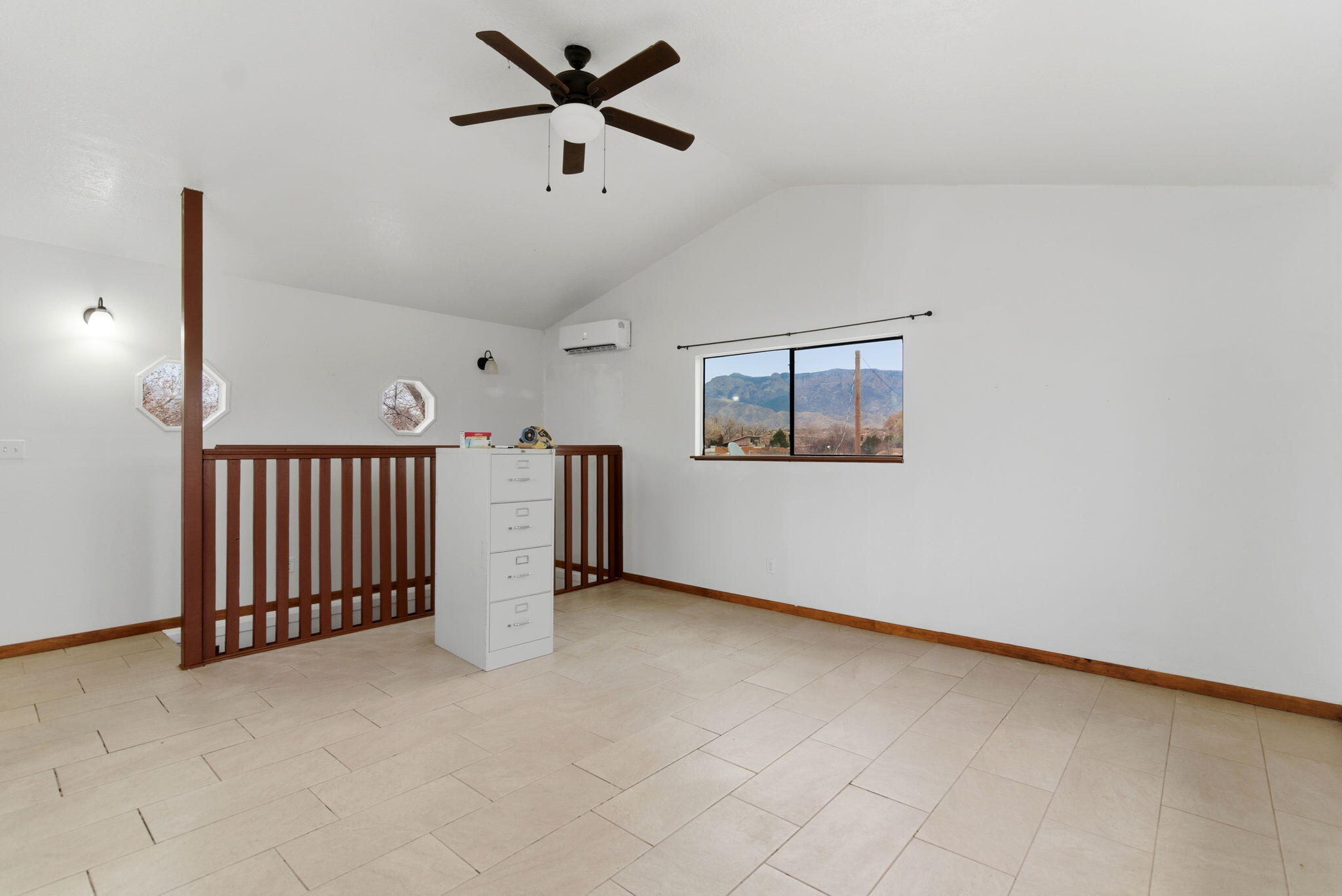 10803 Edith Boulevard NE