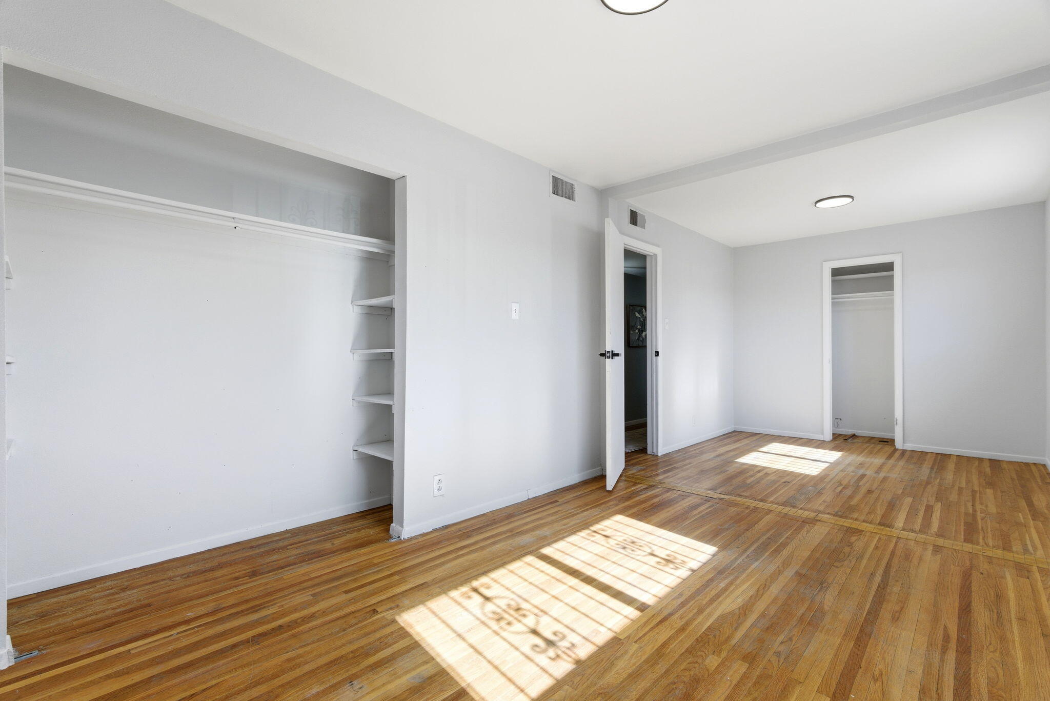 3909 Hilton Avenue NE