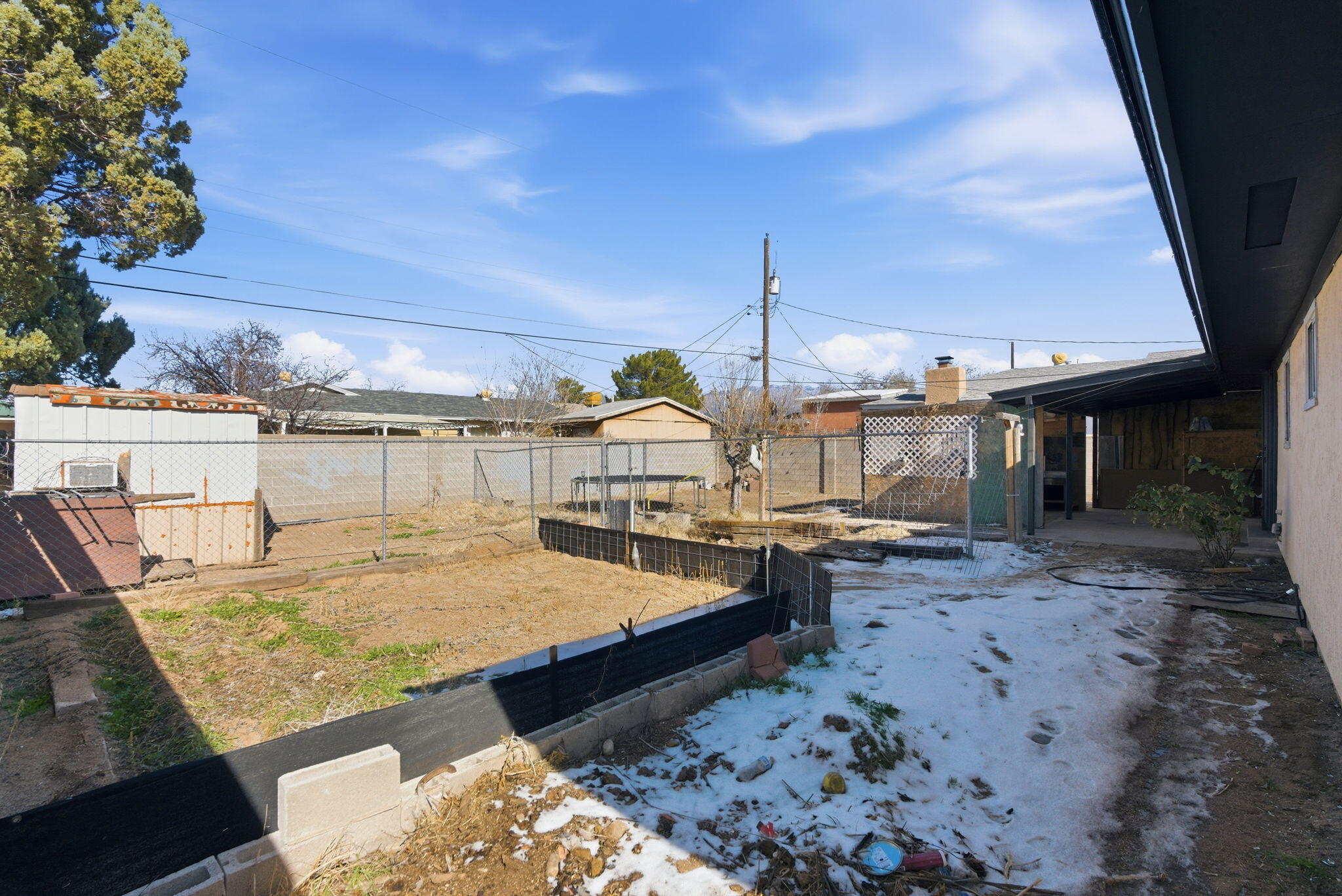 3909 Hilton Avenue NE