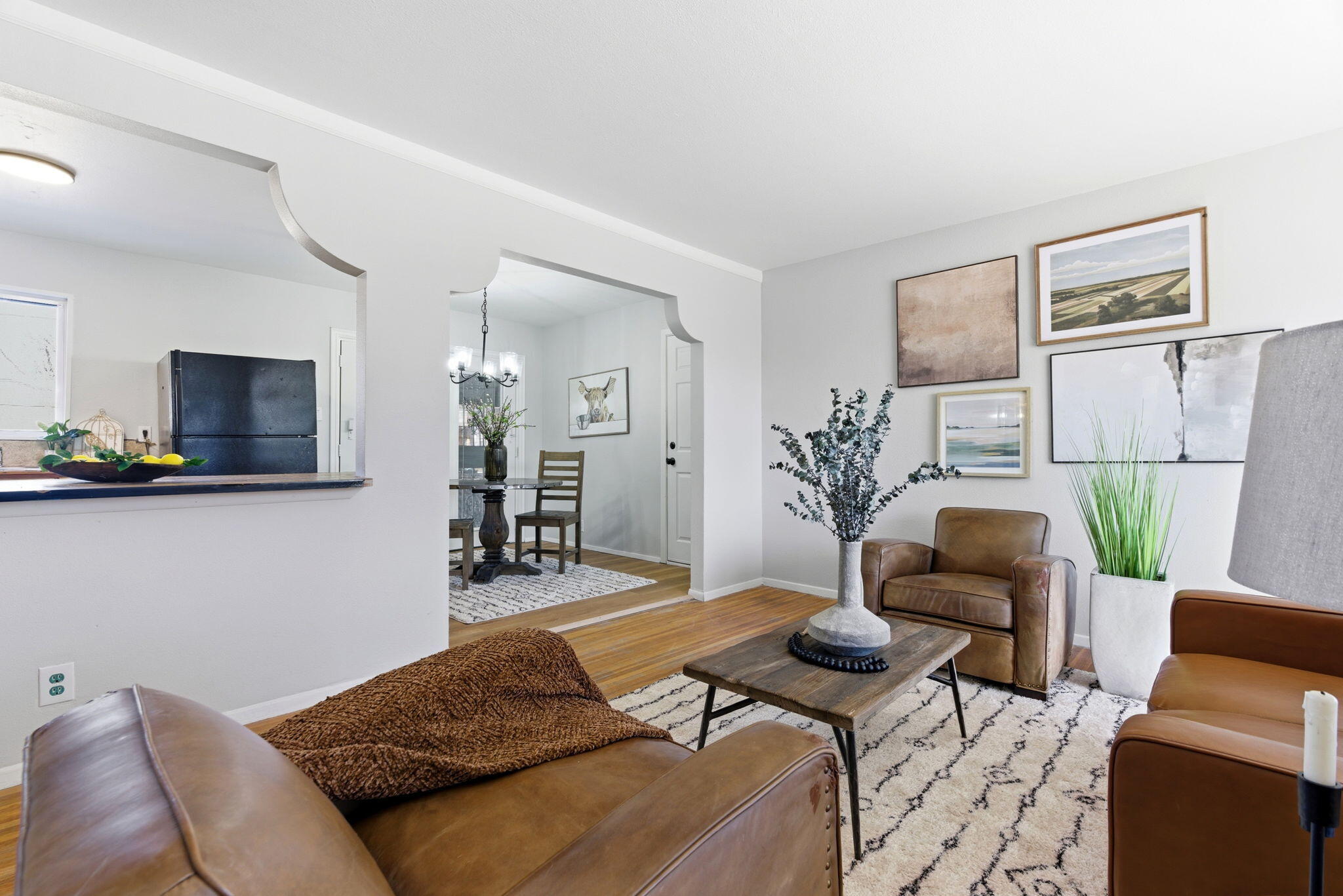 3909 Hilton Avenue NE