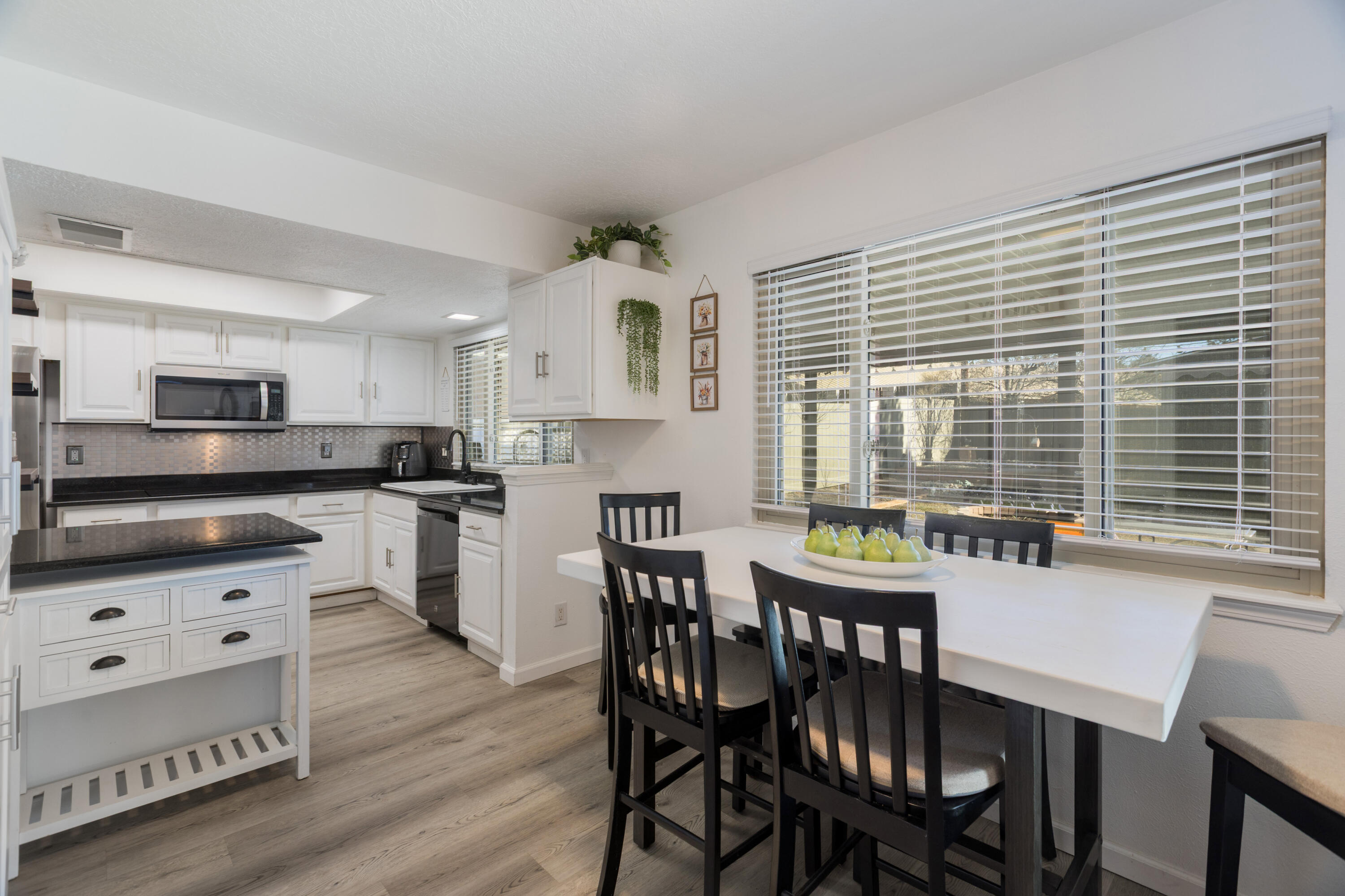 9212 Orlando Place NE