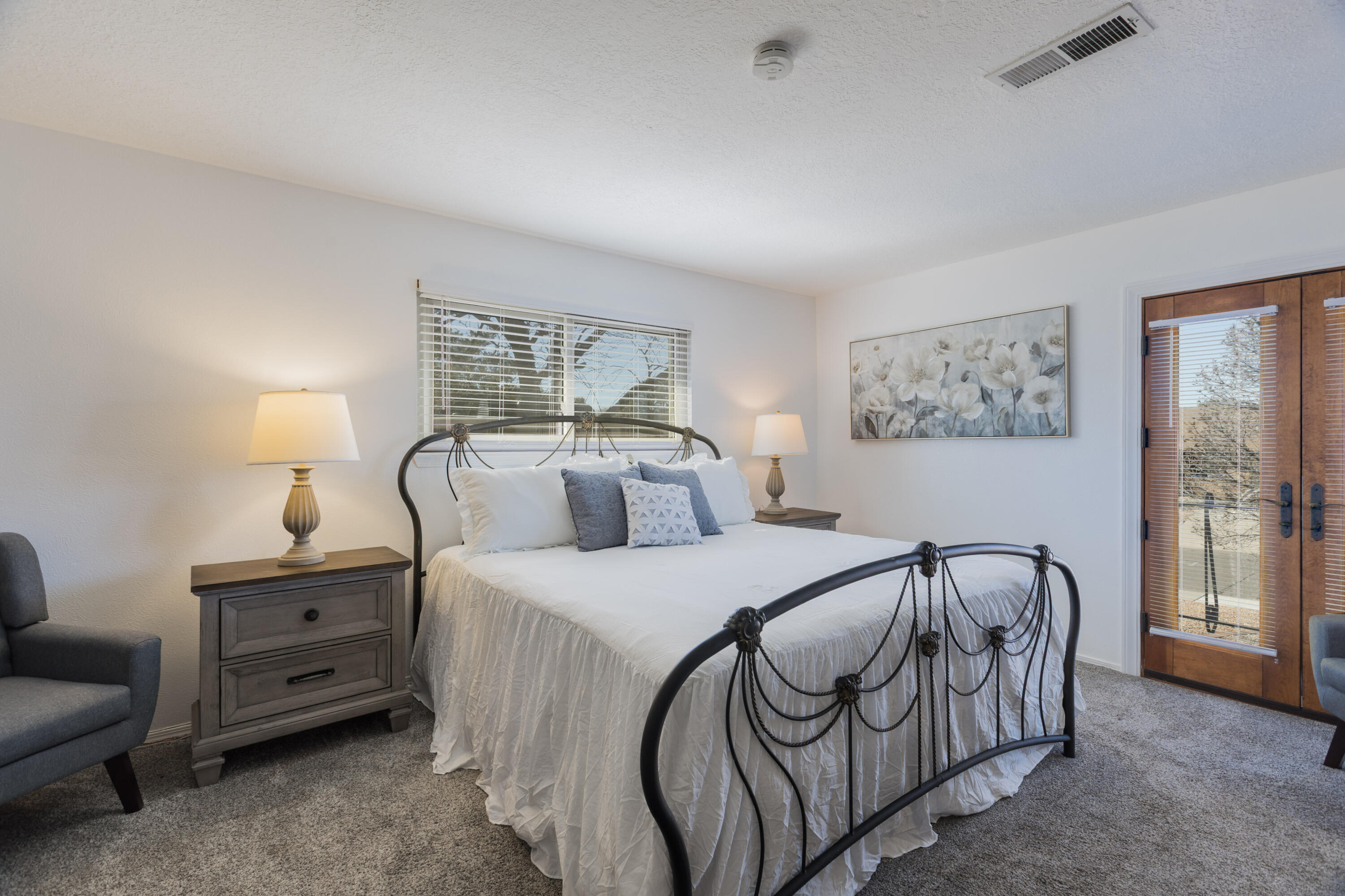 9212 Orlando Place NE