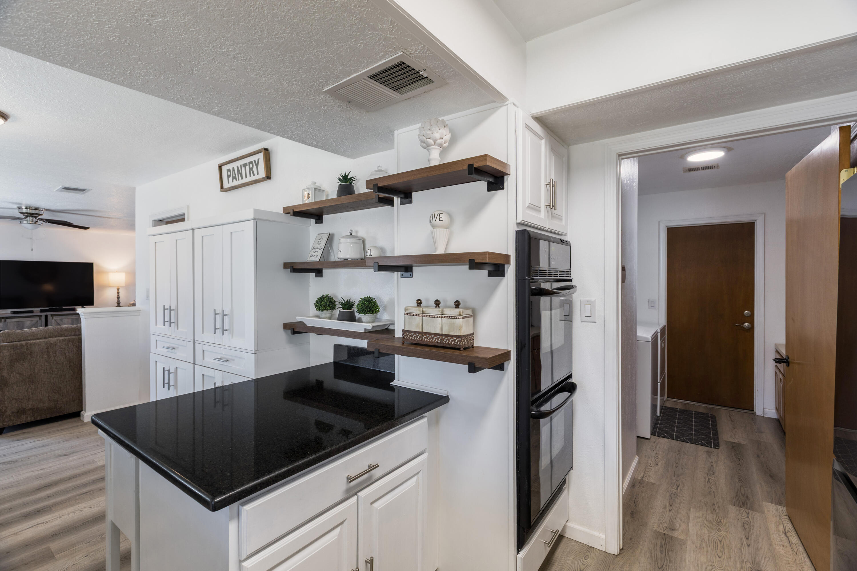 9212 Orlando Place NE