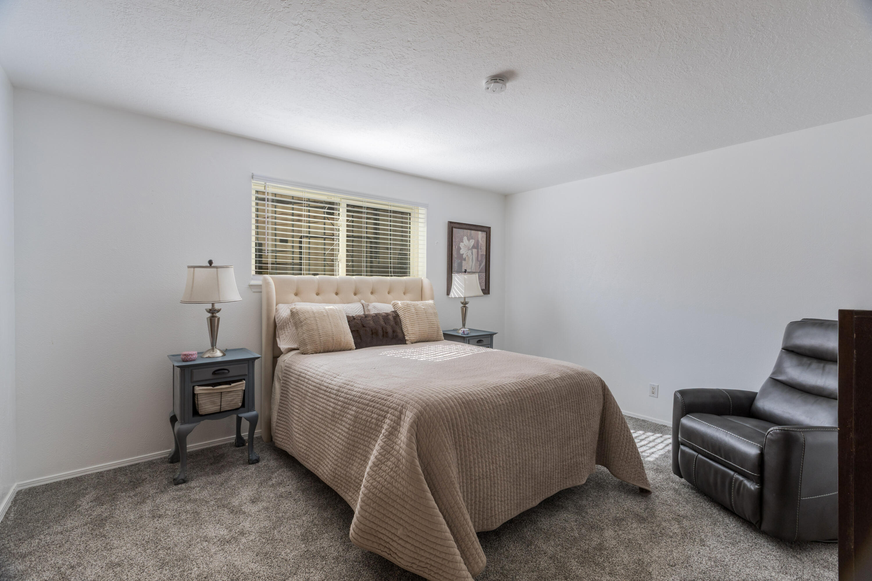 9212 Orlando Place NE