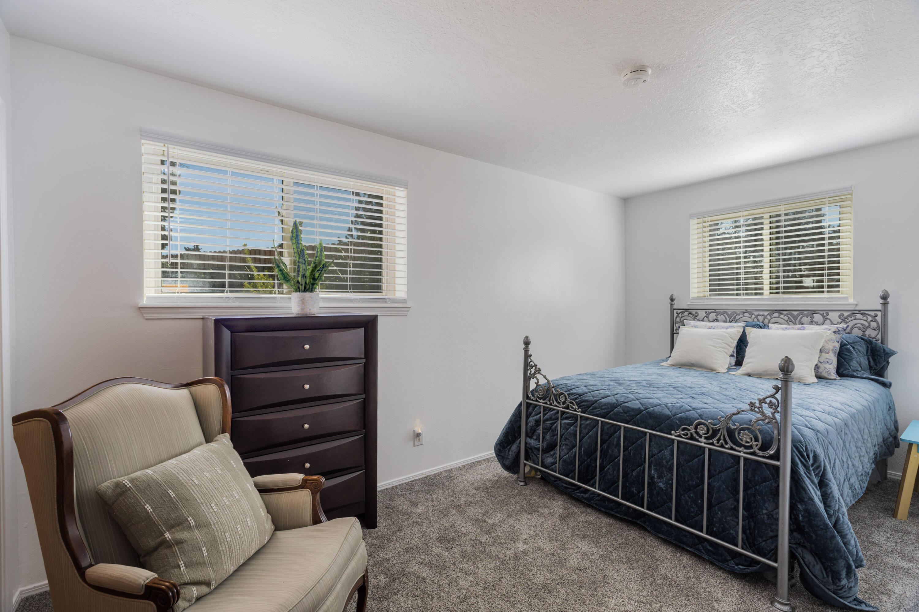 9212 Orlando Place NE