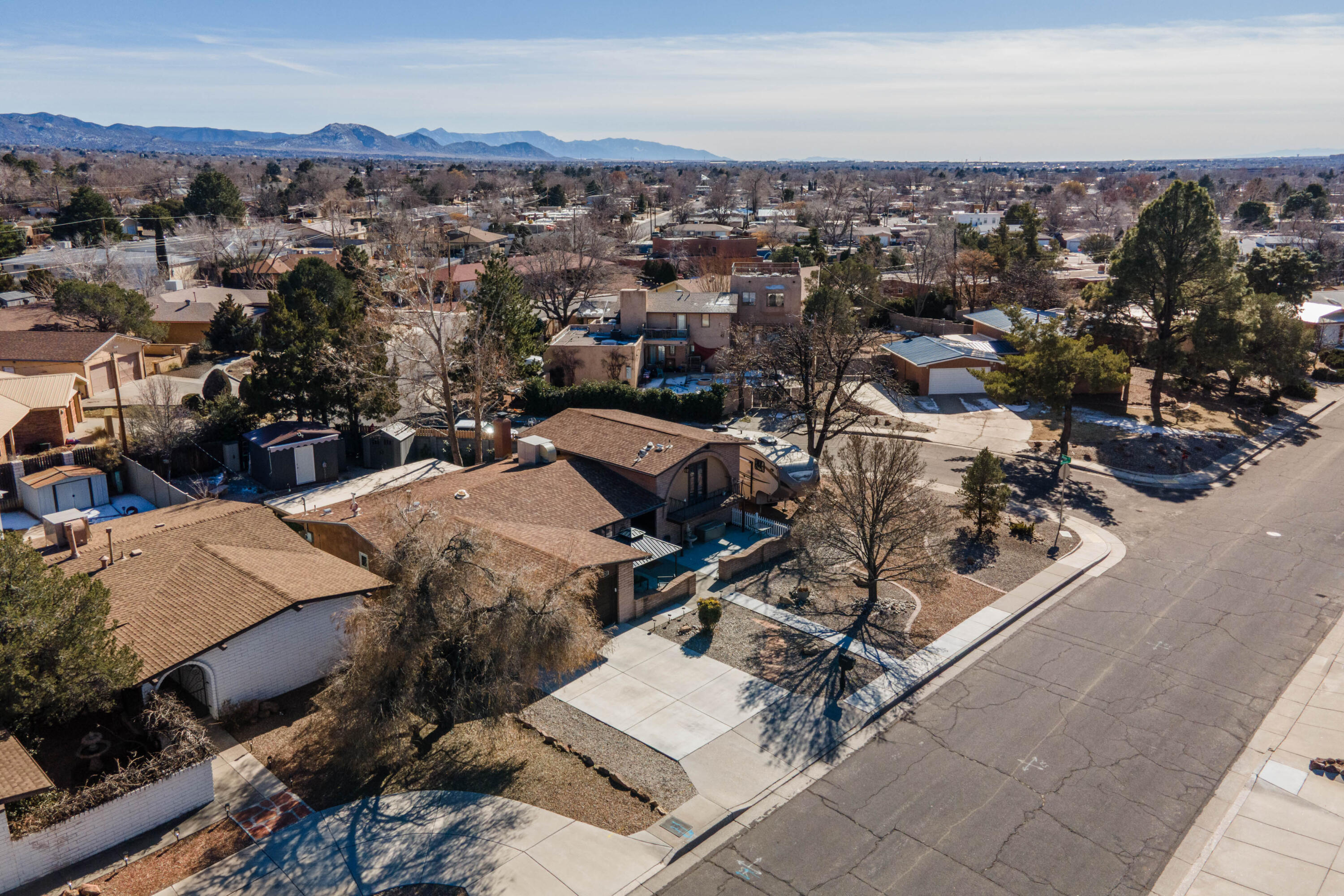 9212 Orlando Place NE