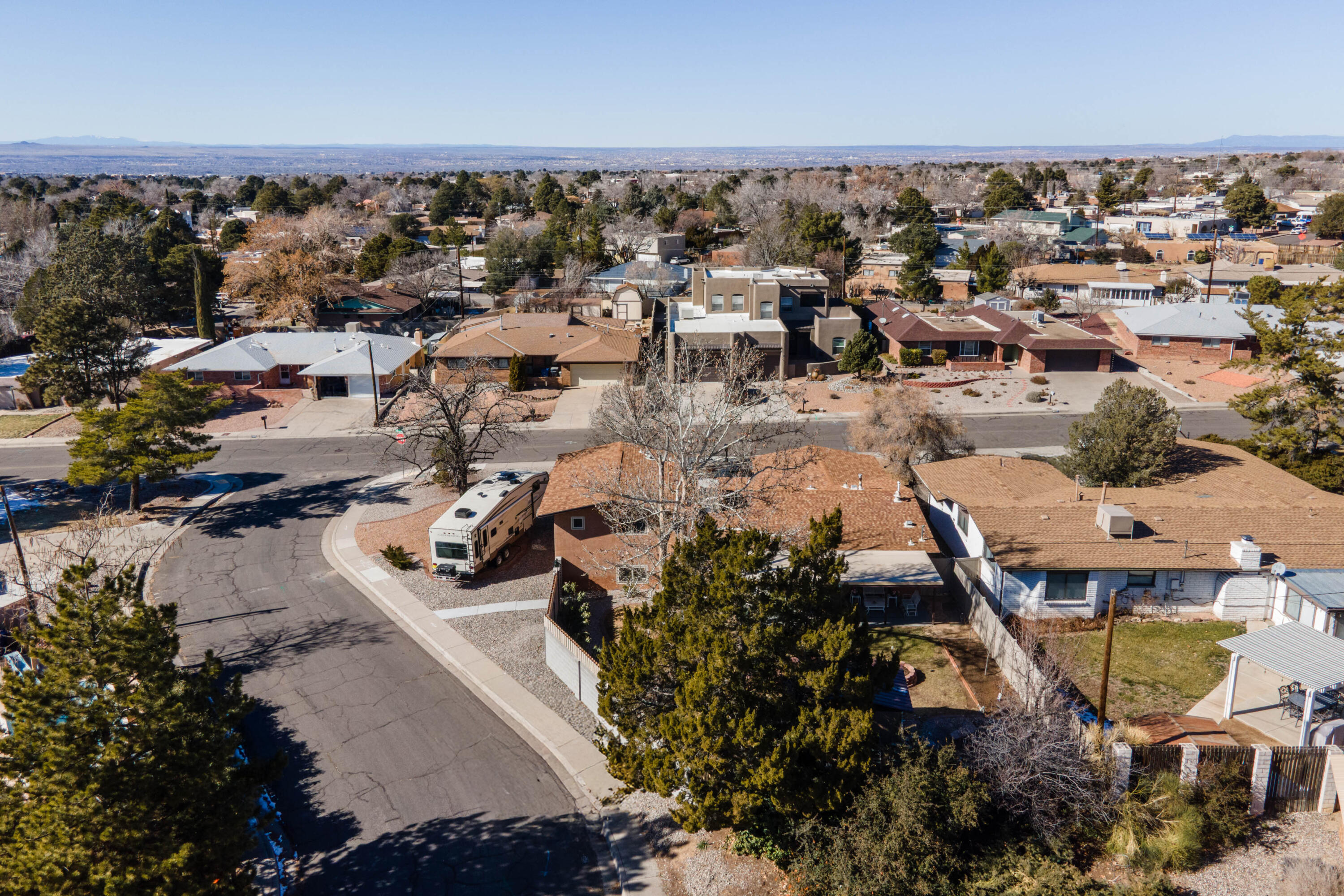 9212 Orlando Place NE