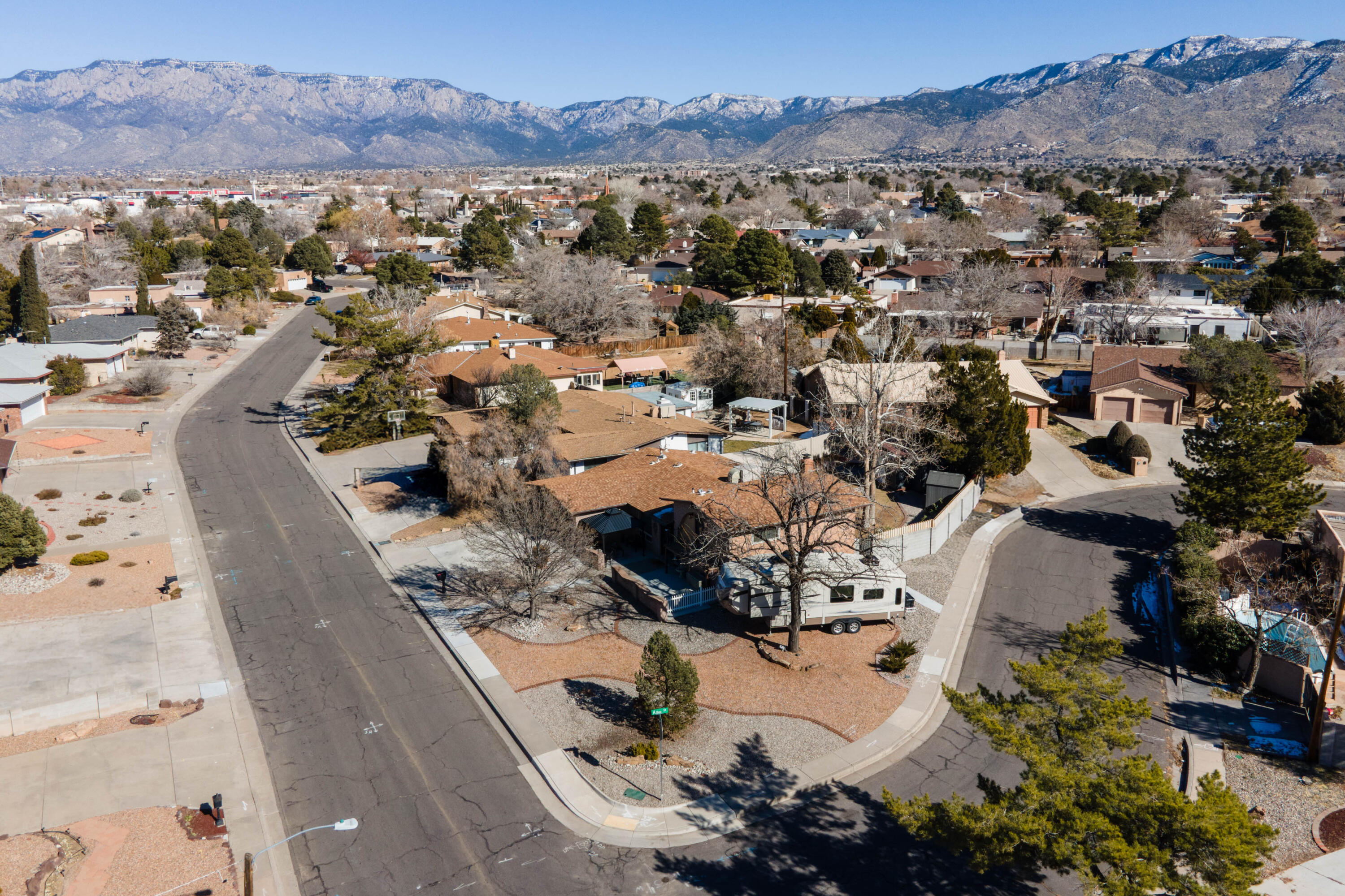 9212 Orlando Place NE