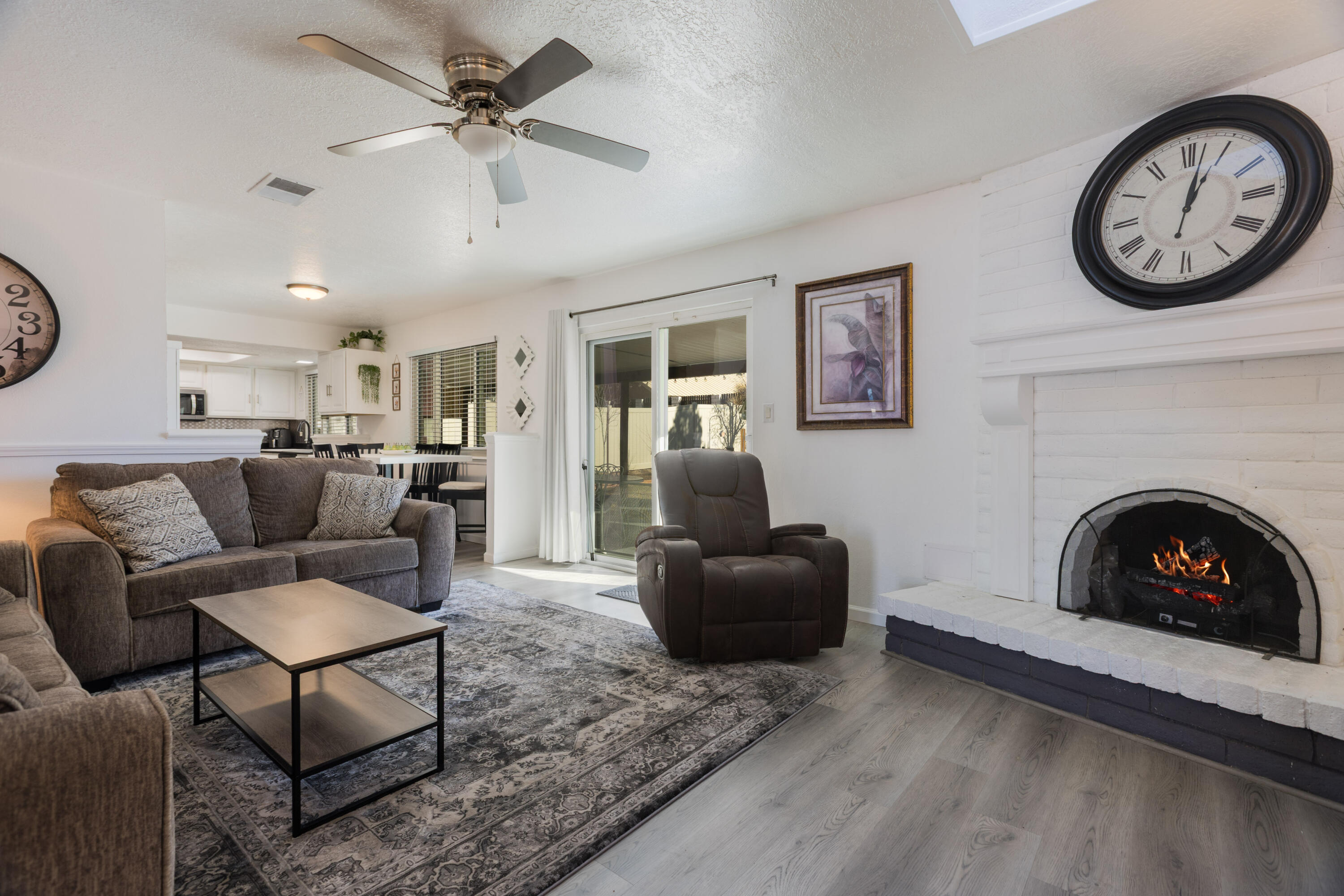 9212 Orlando Place NE