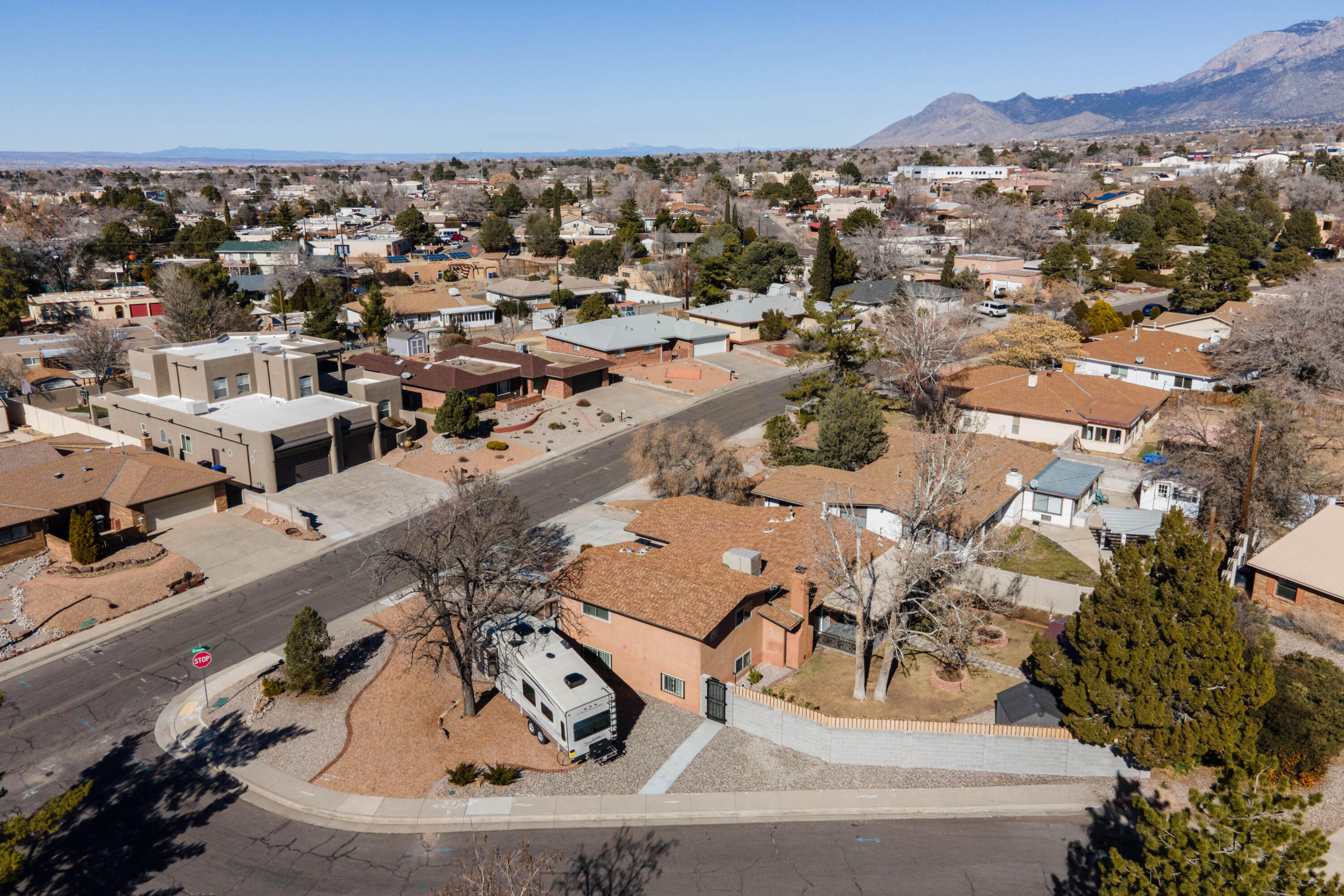 9212 Orlando Place NE