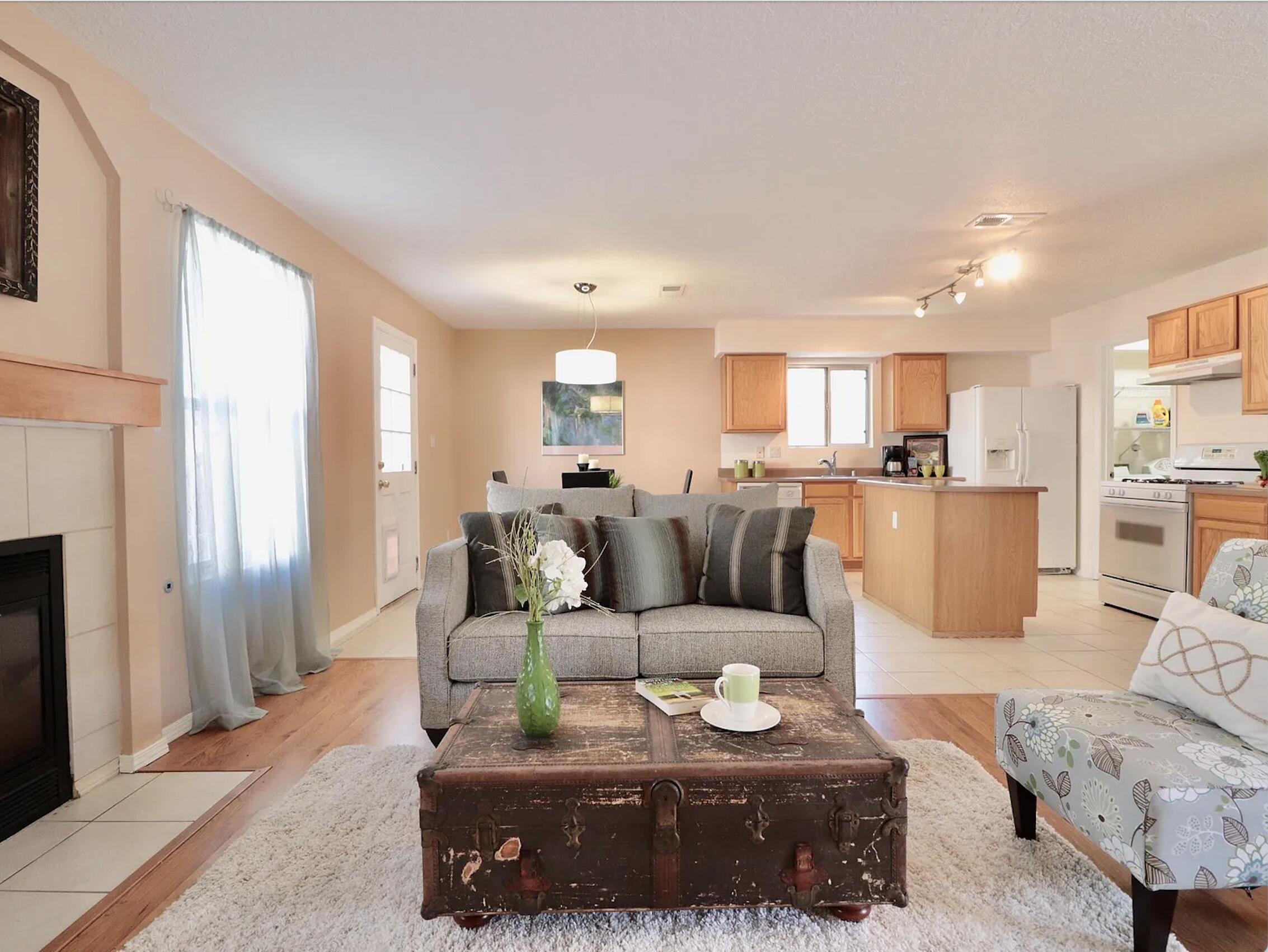 4309 Altura Vista Lane NE