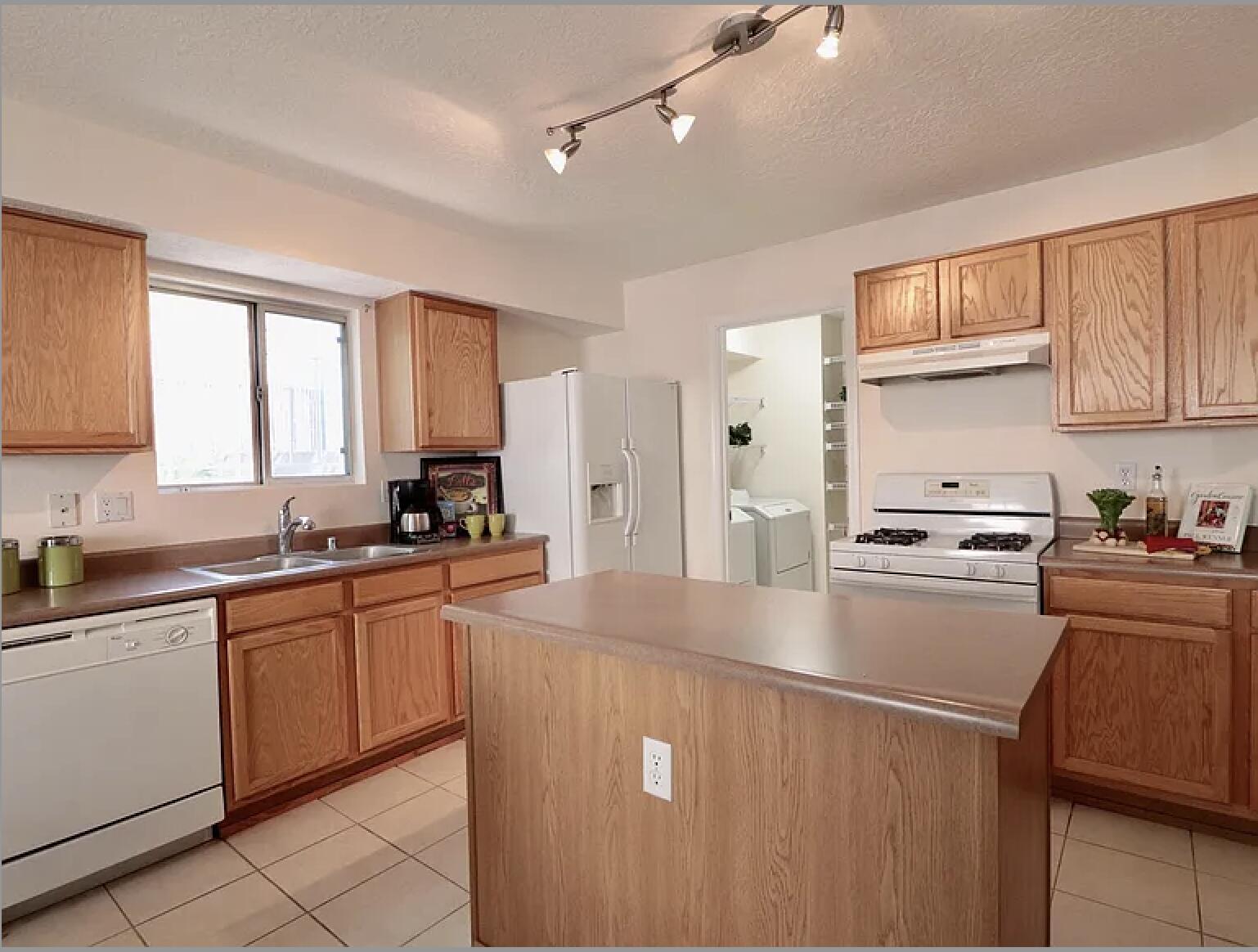 4309 Altura Vista Lane NE