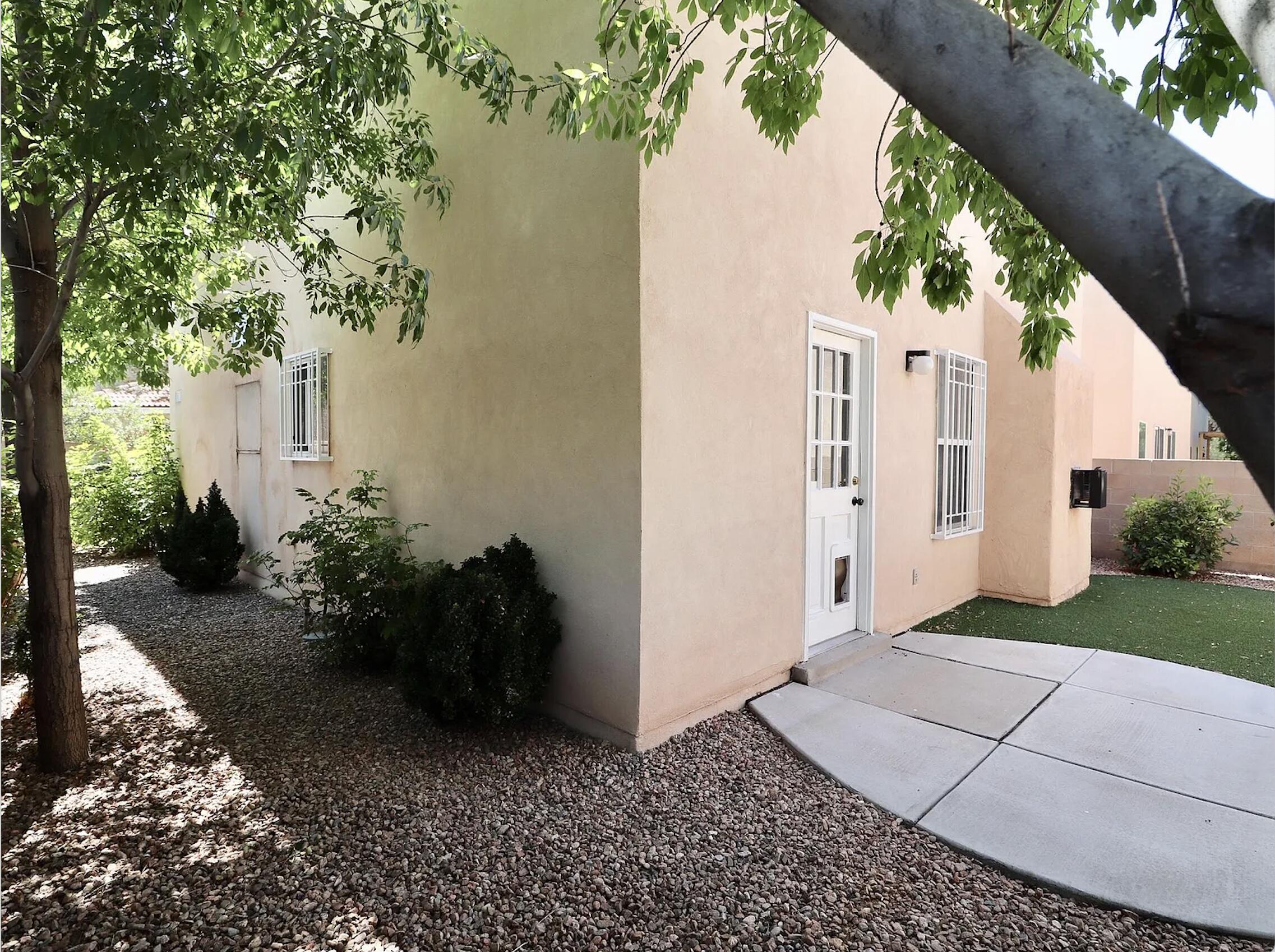 4309 Altura Vista Lane NE