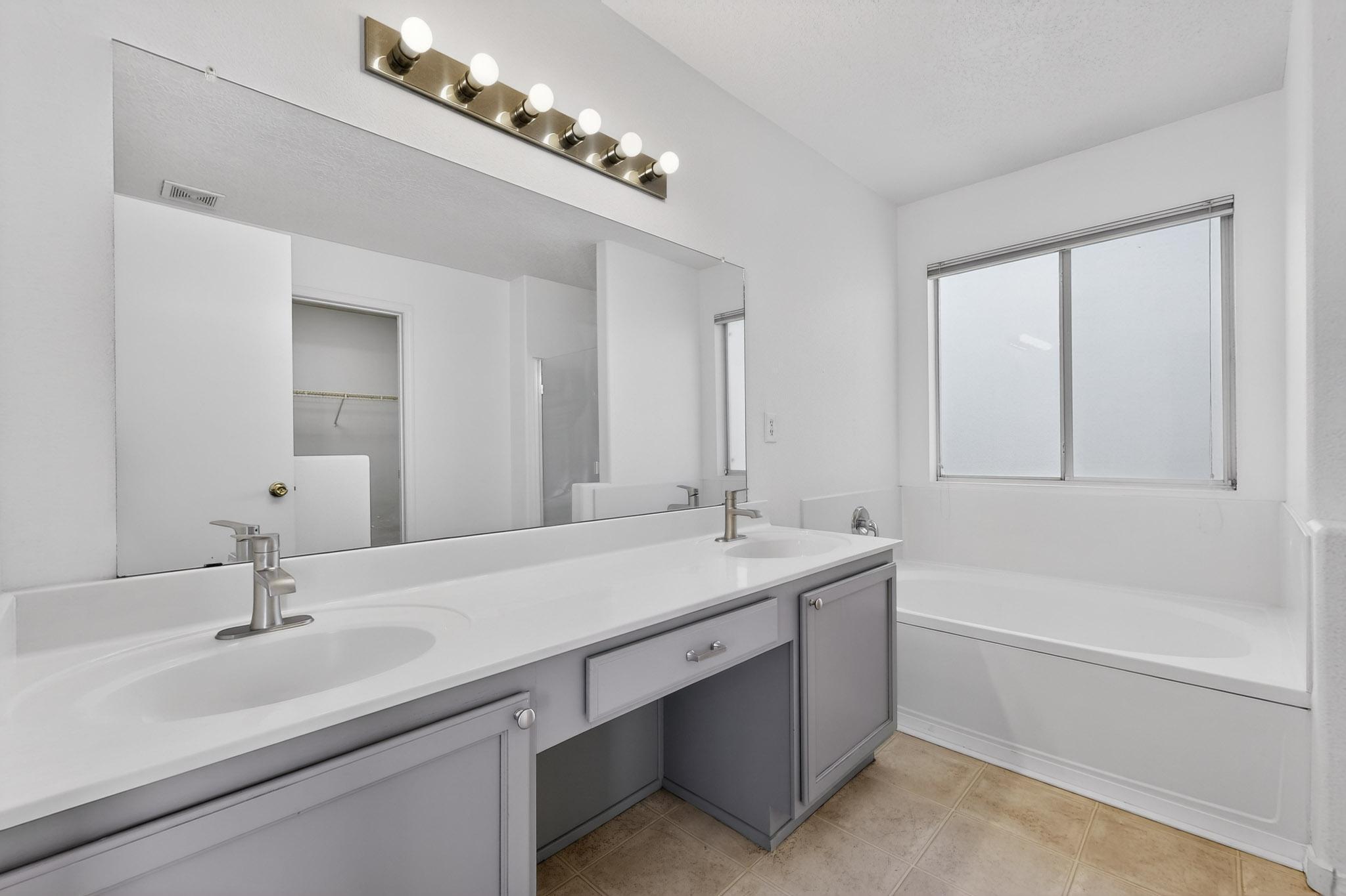 10623 E Albero Rosso Drive NW