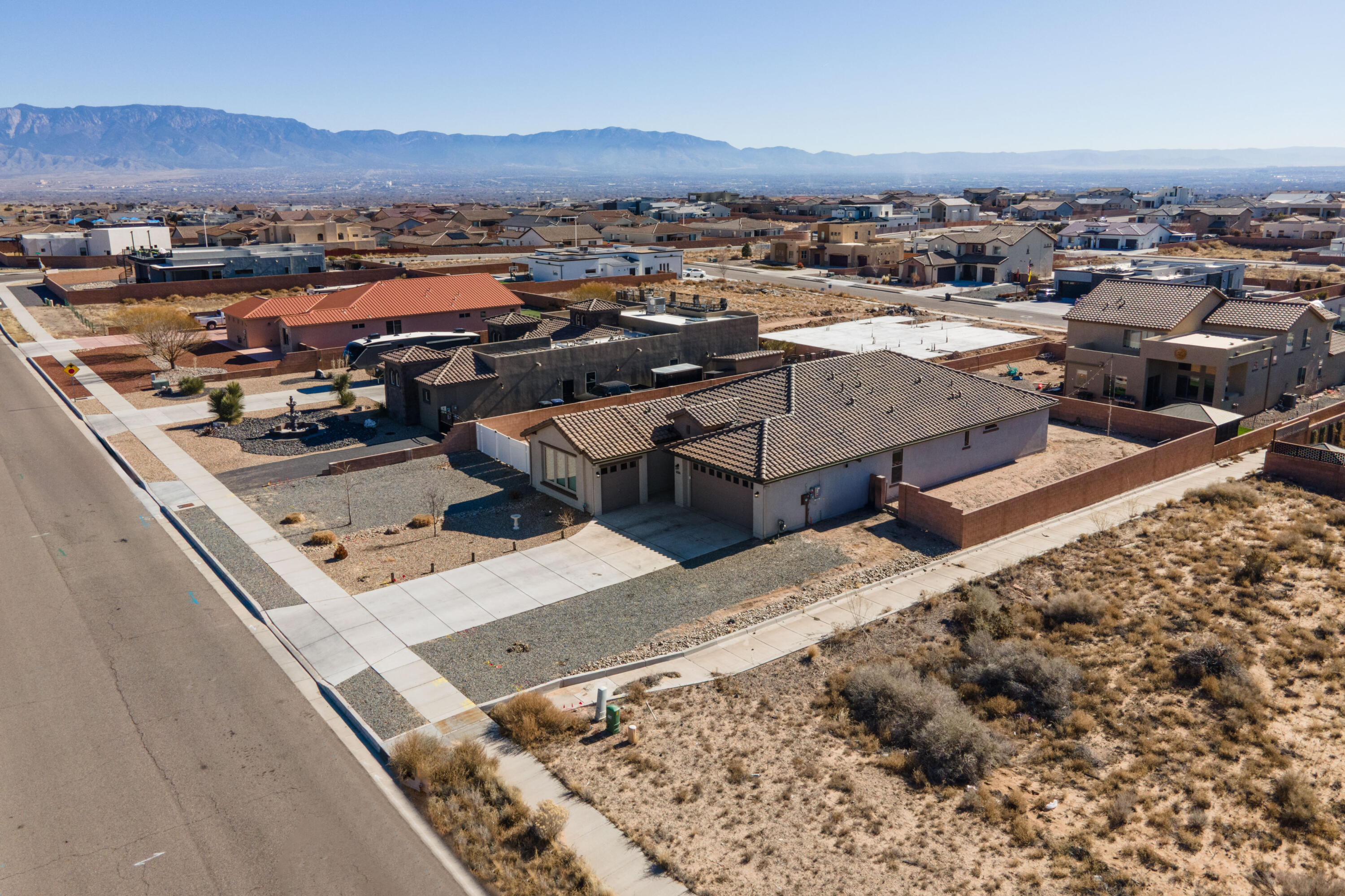 6516 Kimmick Drive NW