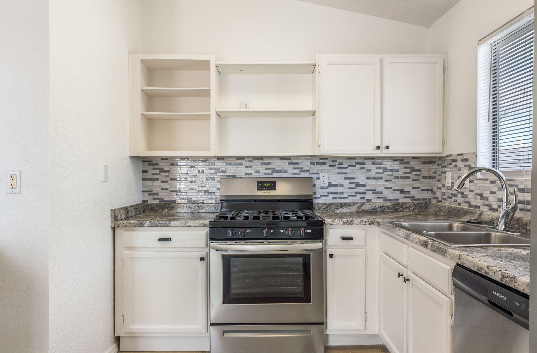 1023 Camino Del Rey Drive SW