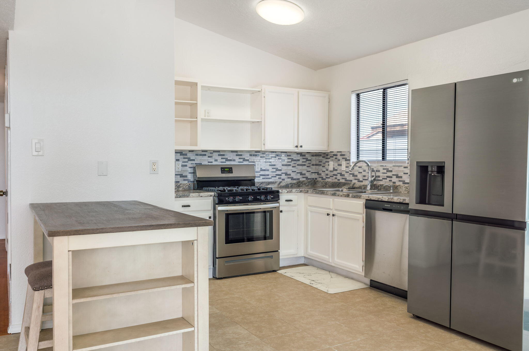 1023 Camino Del Rey Drive SW