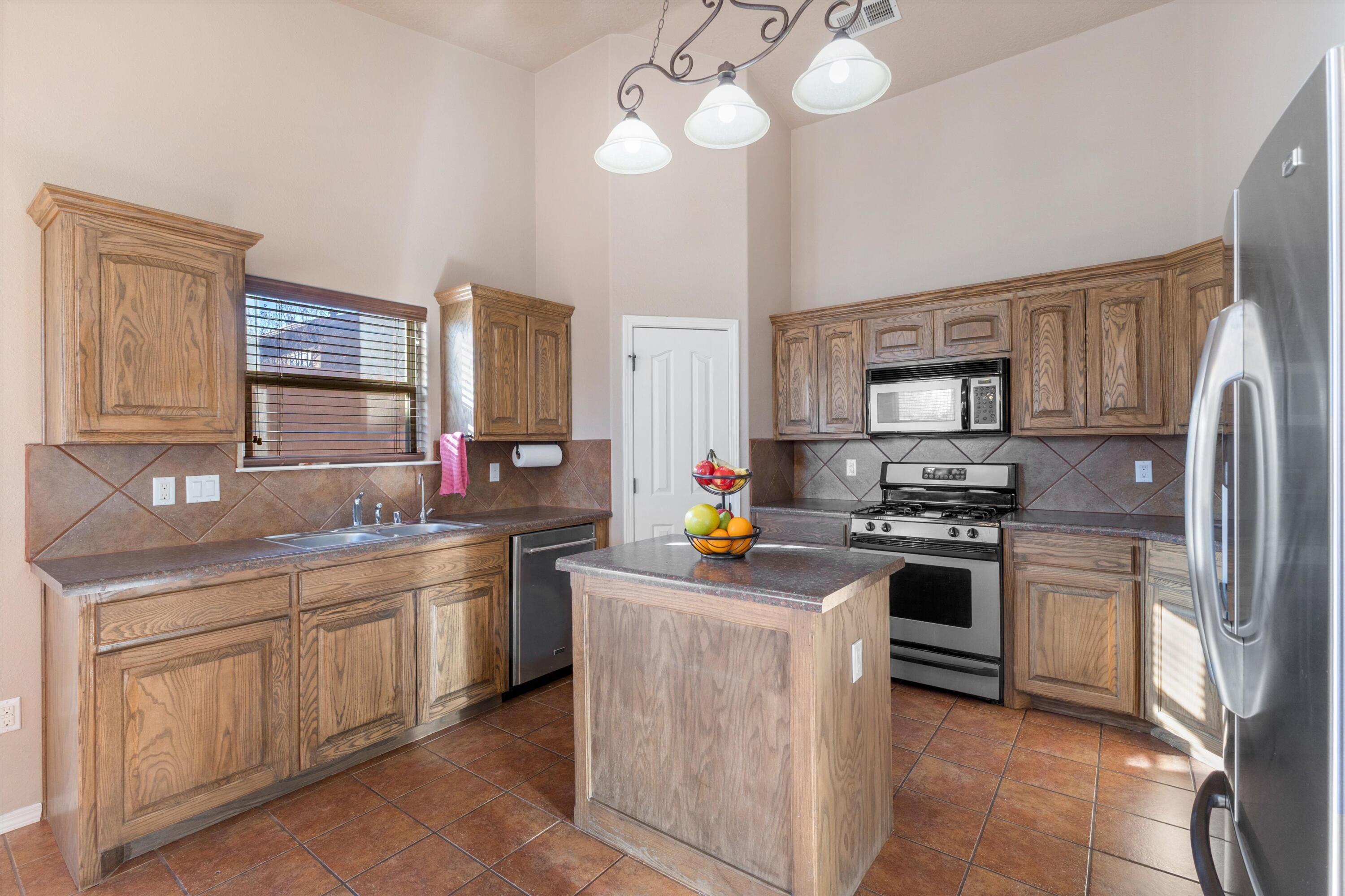 855 Molten Place NW