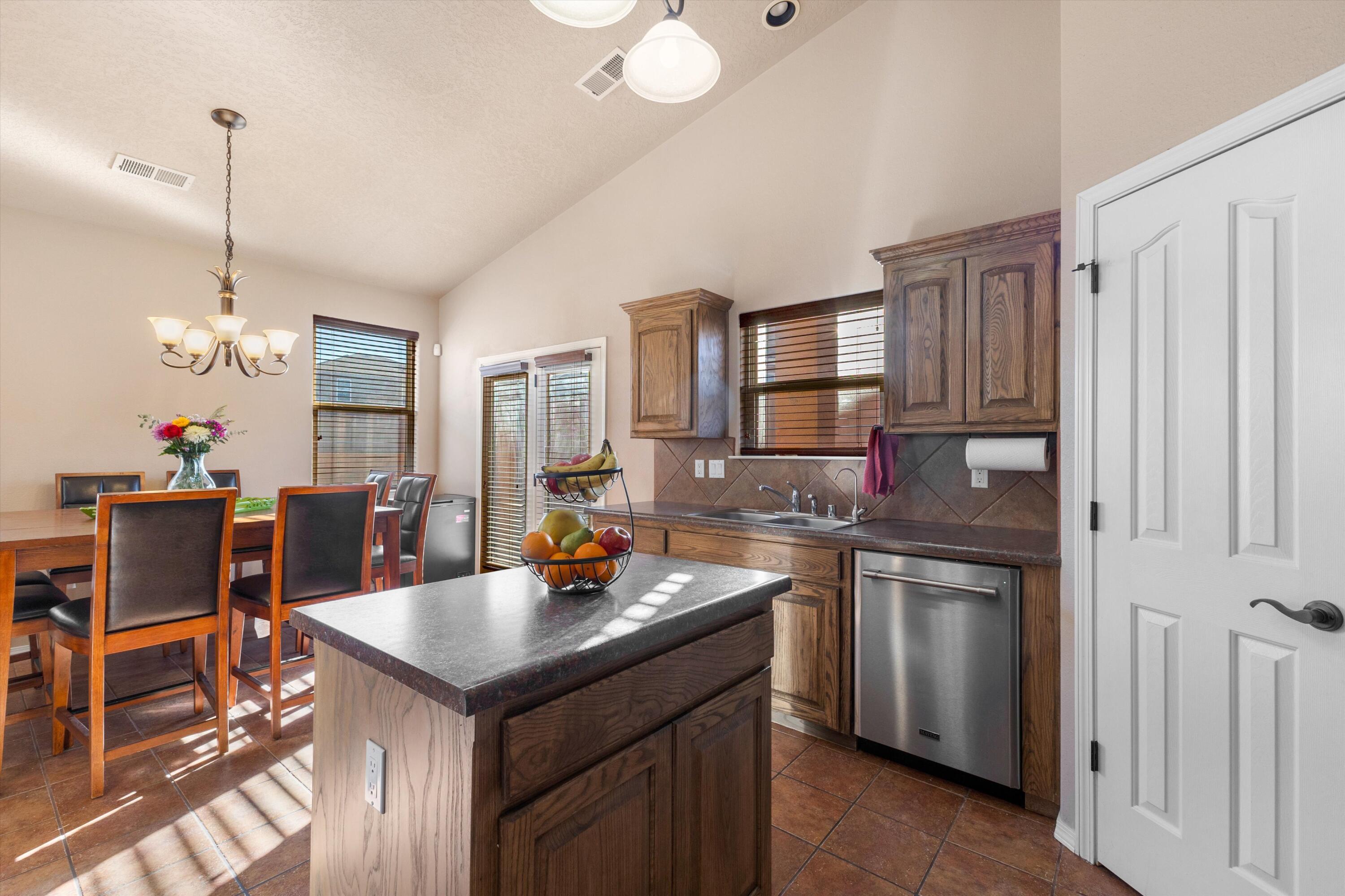 855 Molten Place NW