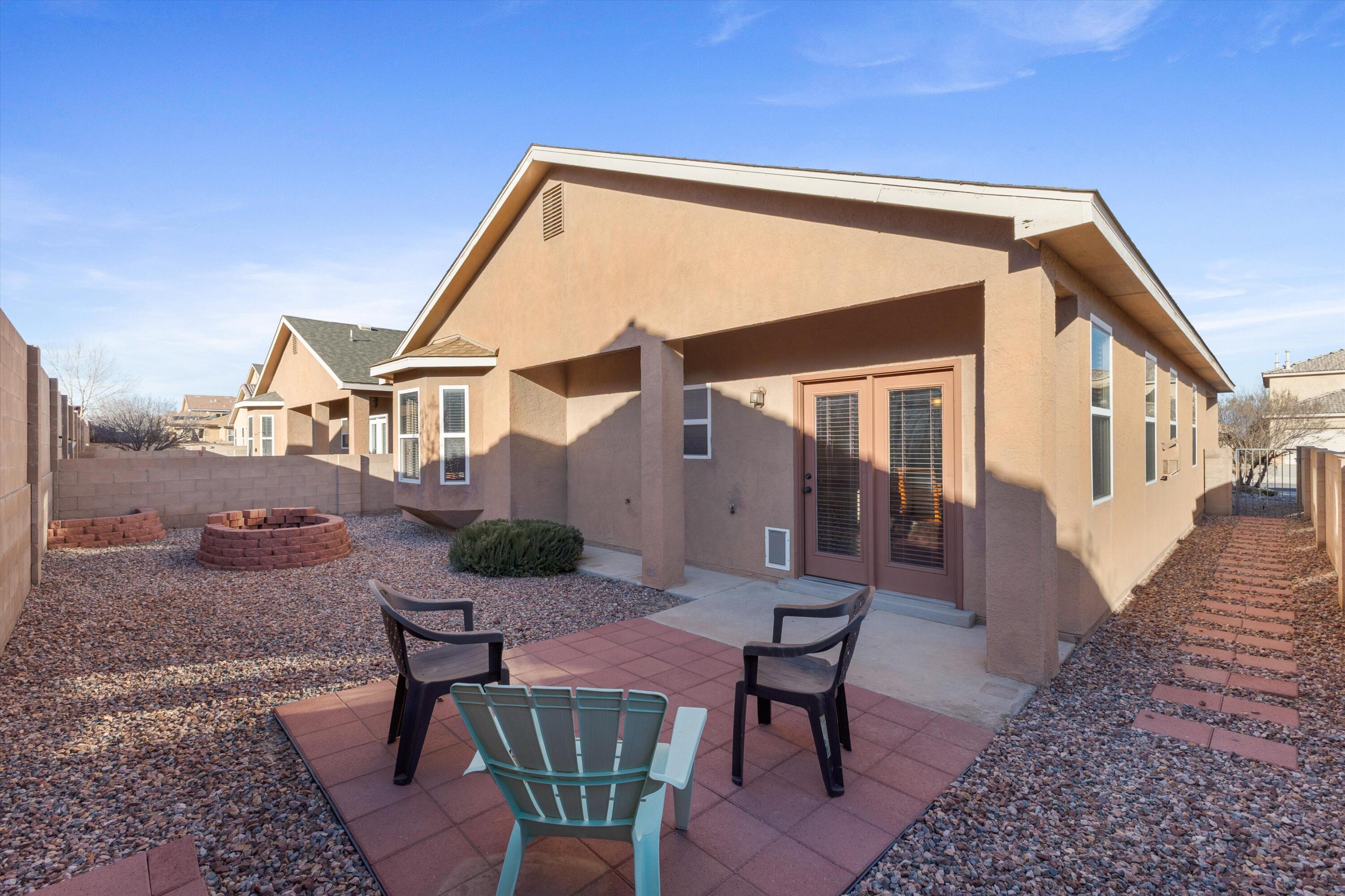 855 Molten Place NW