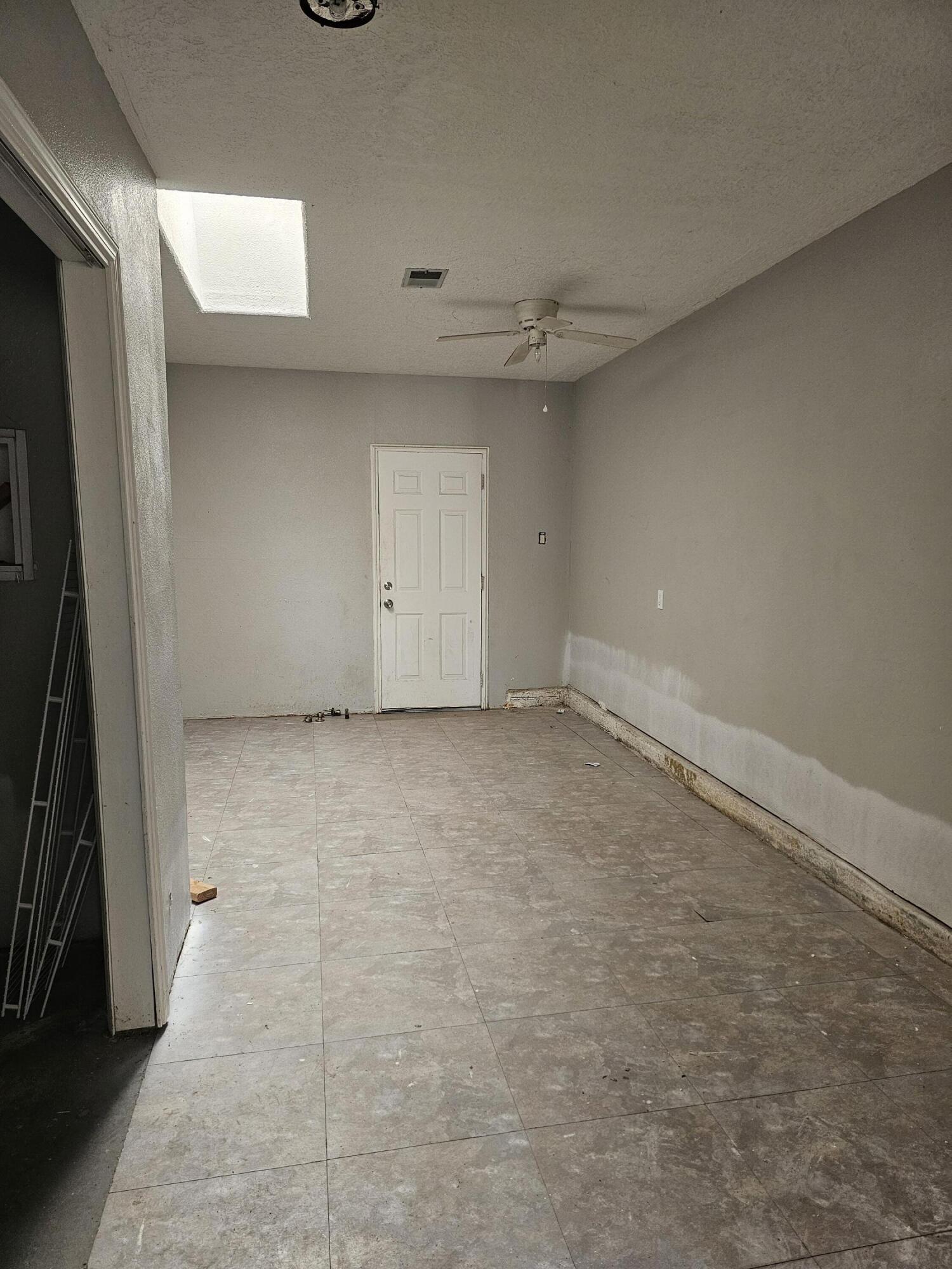 10613 Benavides Road SW