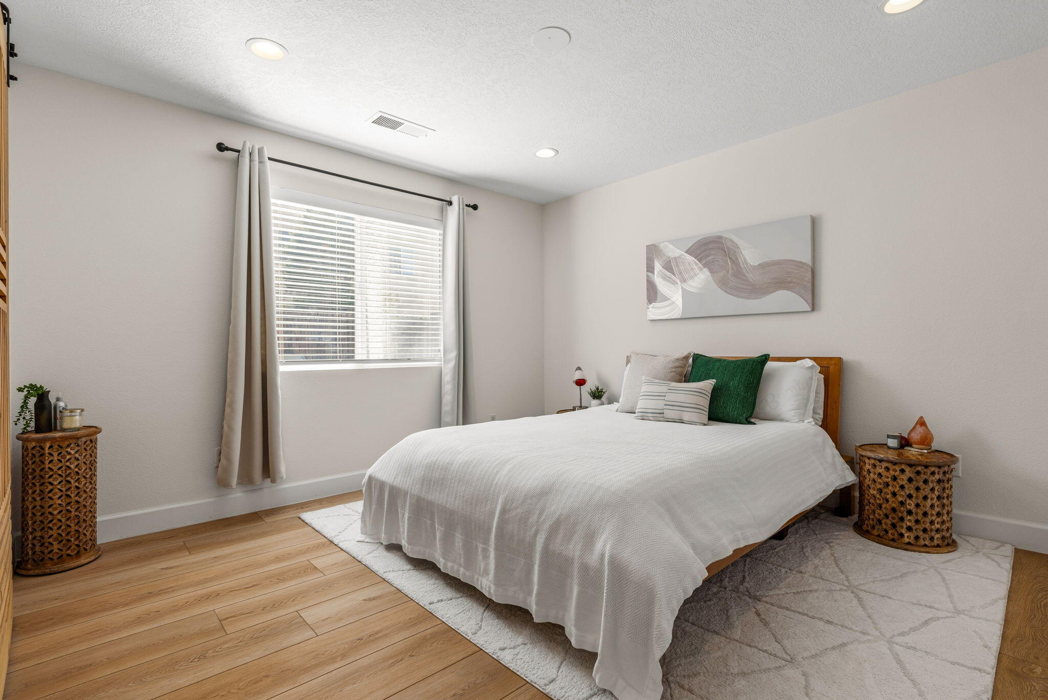 6920 Shale Avenue NE