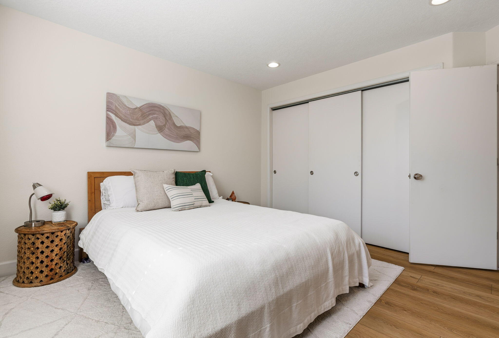 6920 Shale Avenue NE