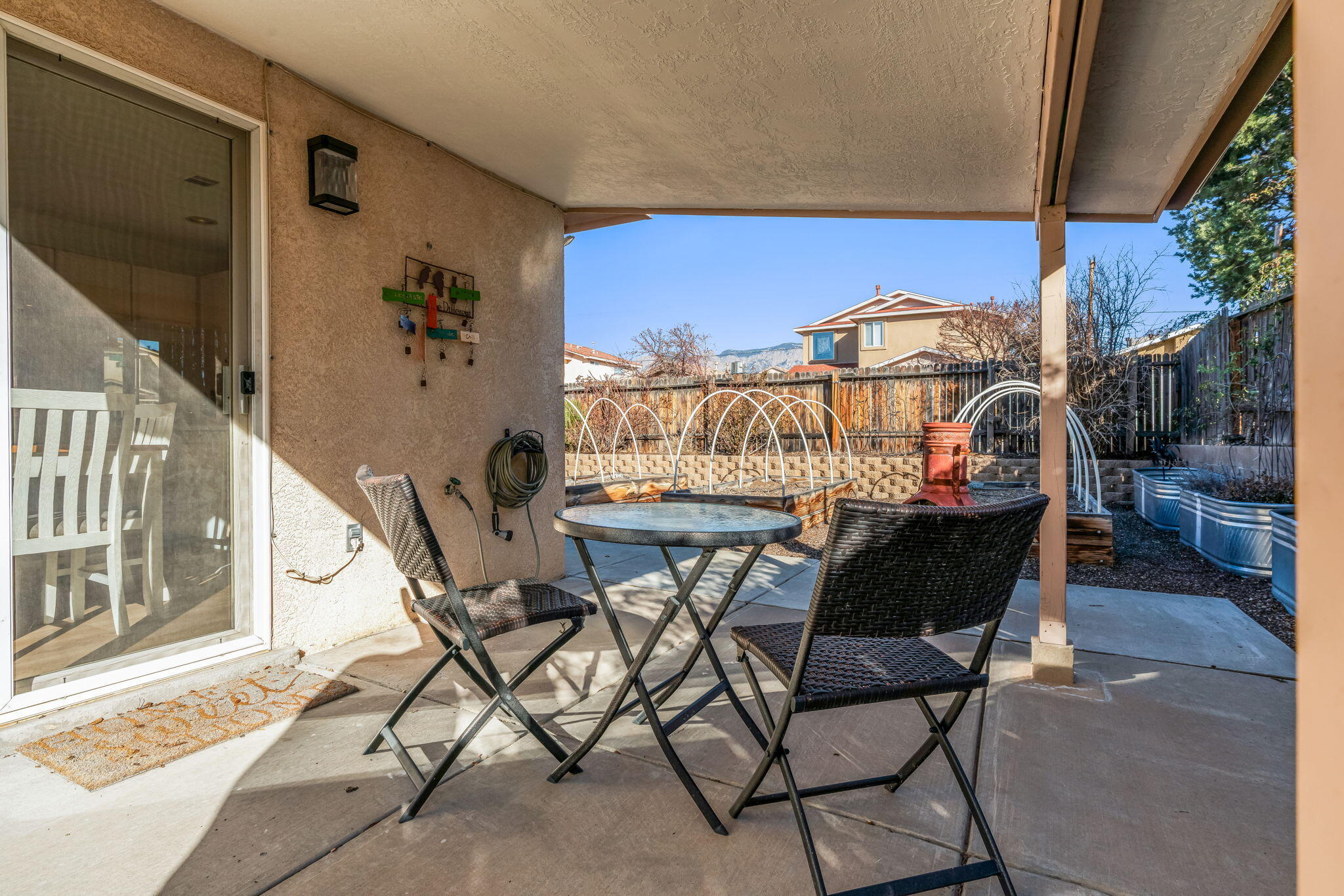 6920 Shale Avenue NE