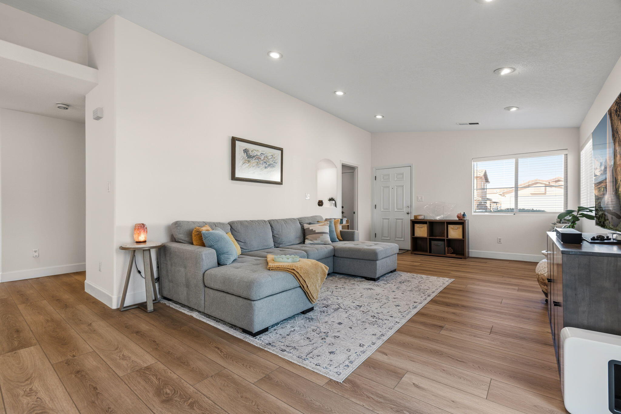 6920 Shale Avenue NE