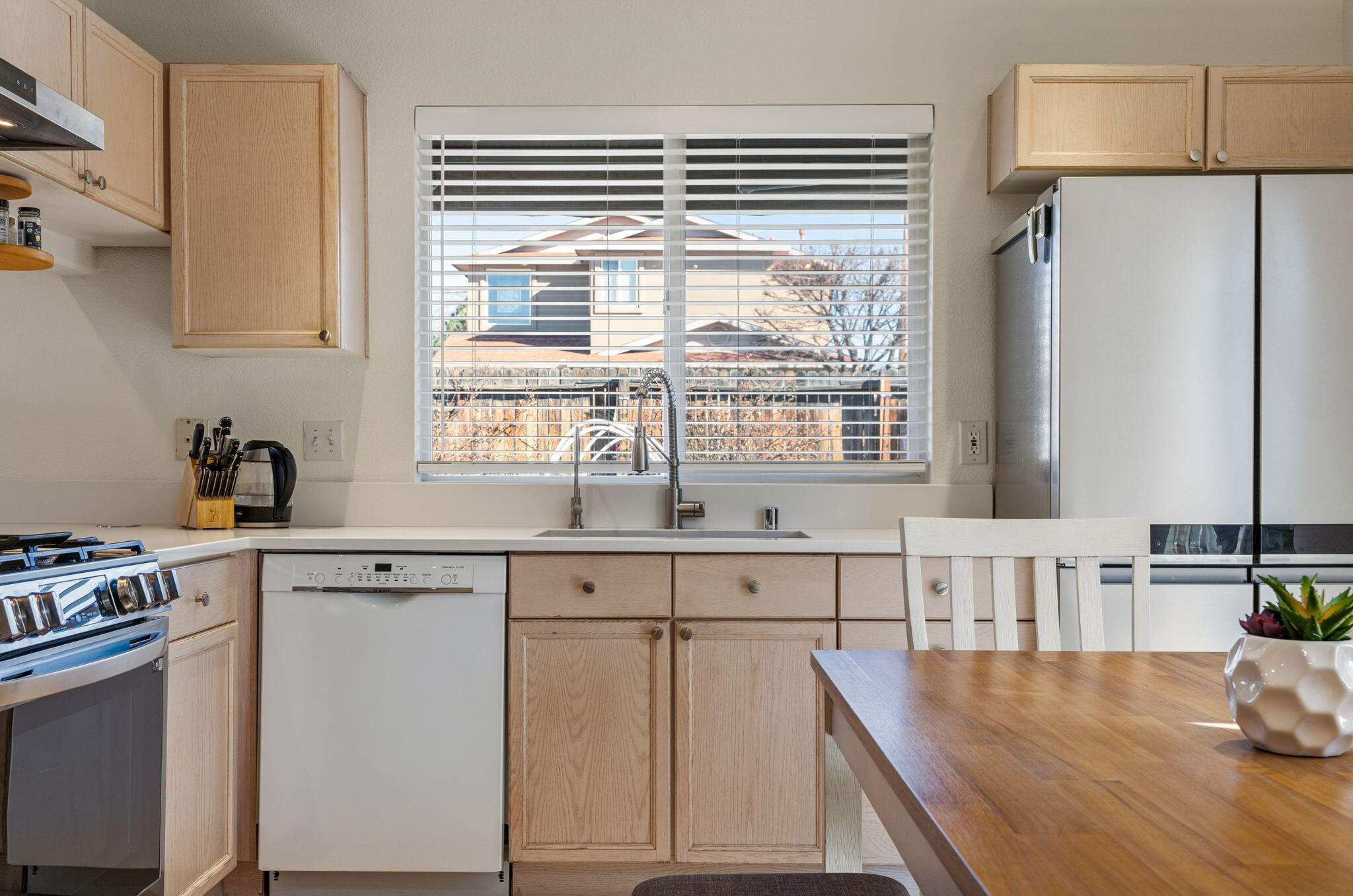 6920 Shale Avenue NE