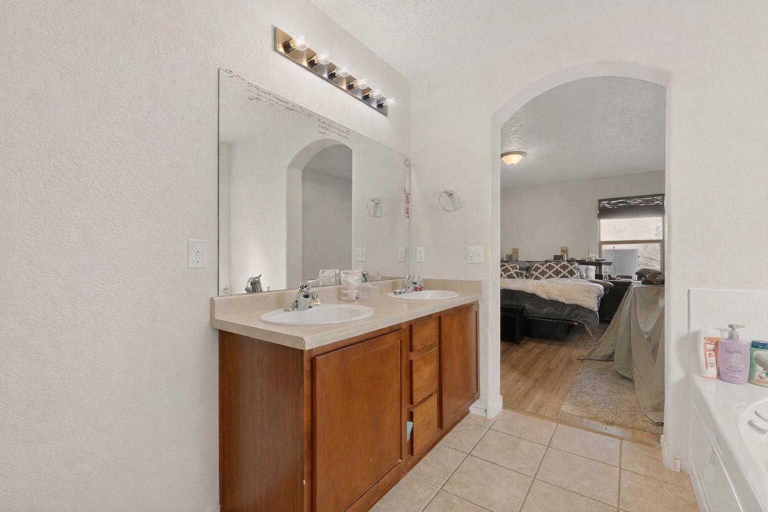 2103 N Ensenada Circle SE