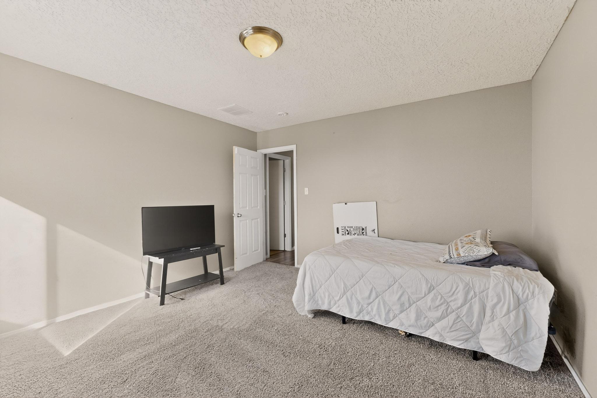 2103 N Ensenada Circle SE