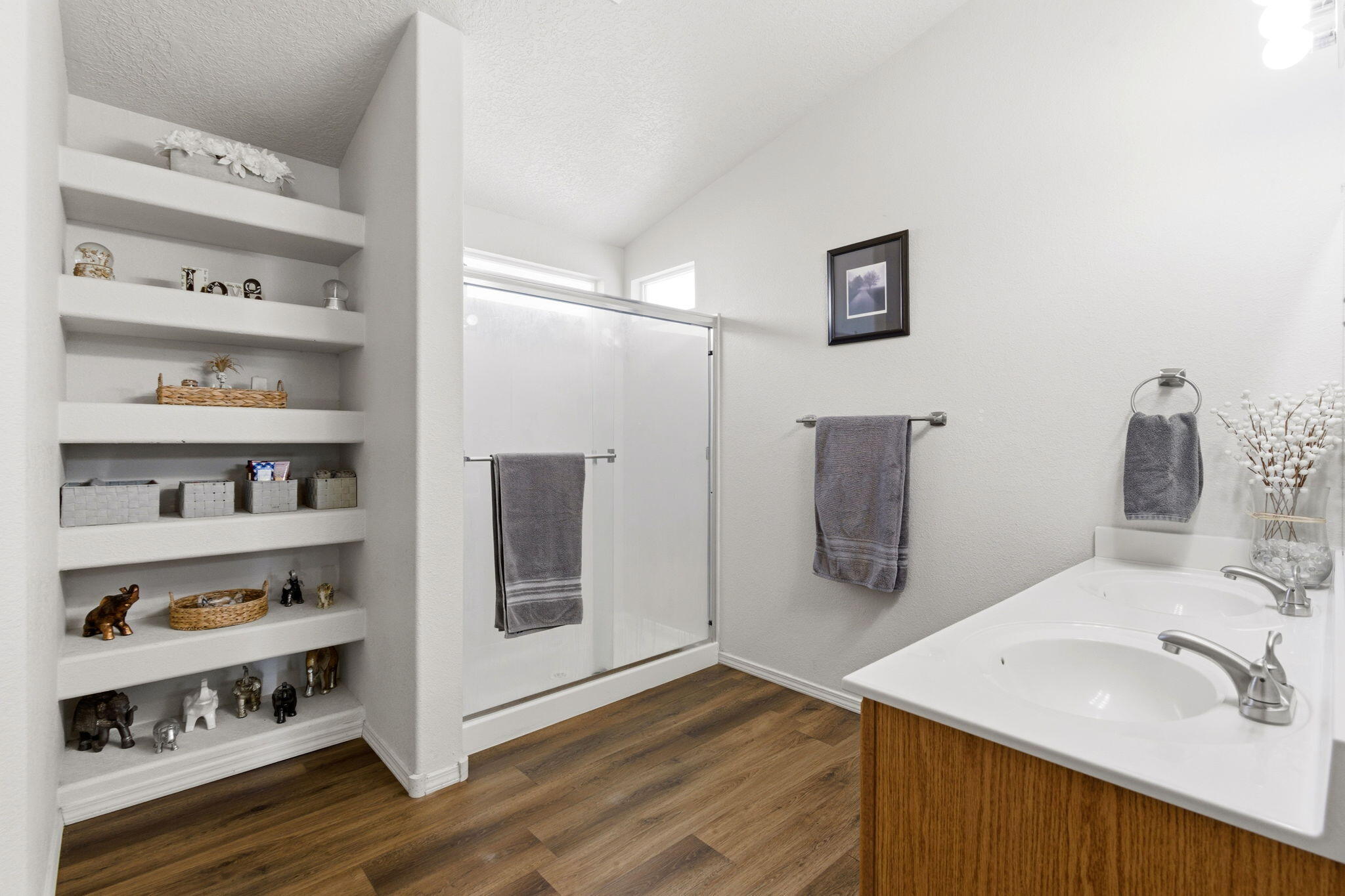 3738 Desert Pinon Drive NE