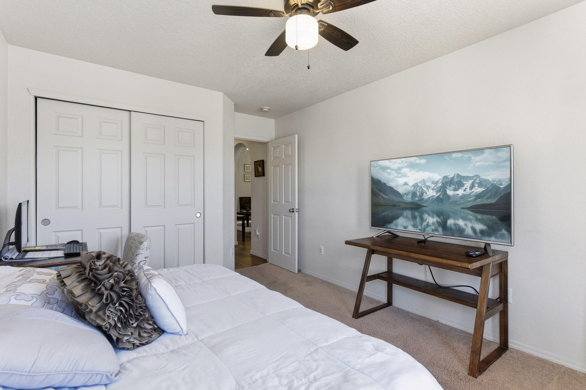 3738 Desert Pinon Drive NE