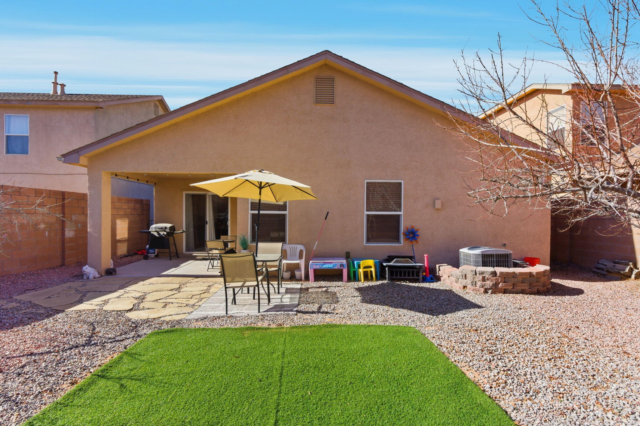 3738 Desert Pinon Drive NE