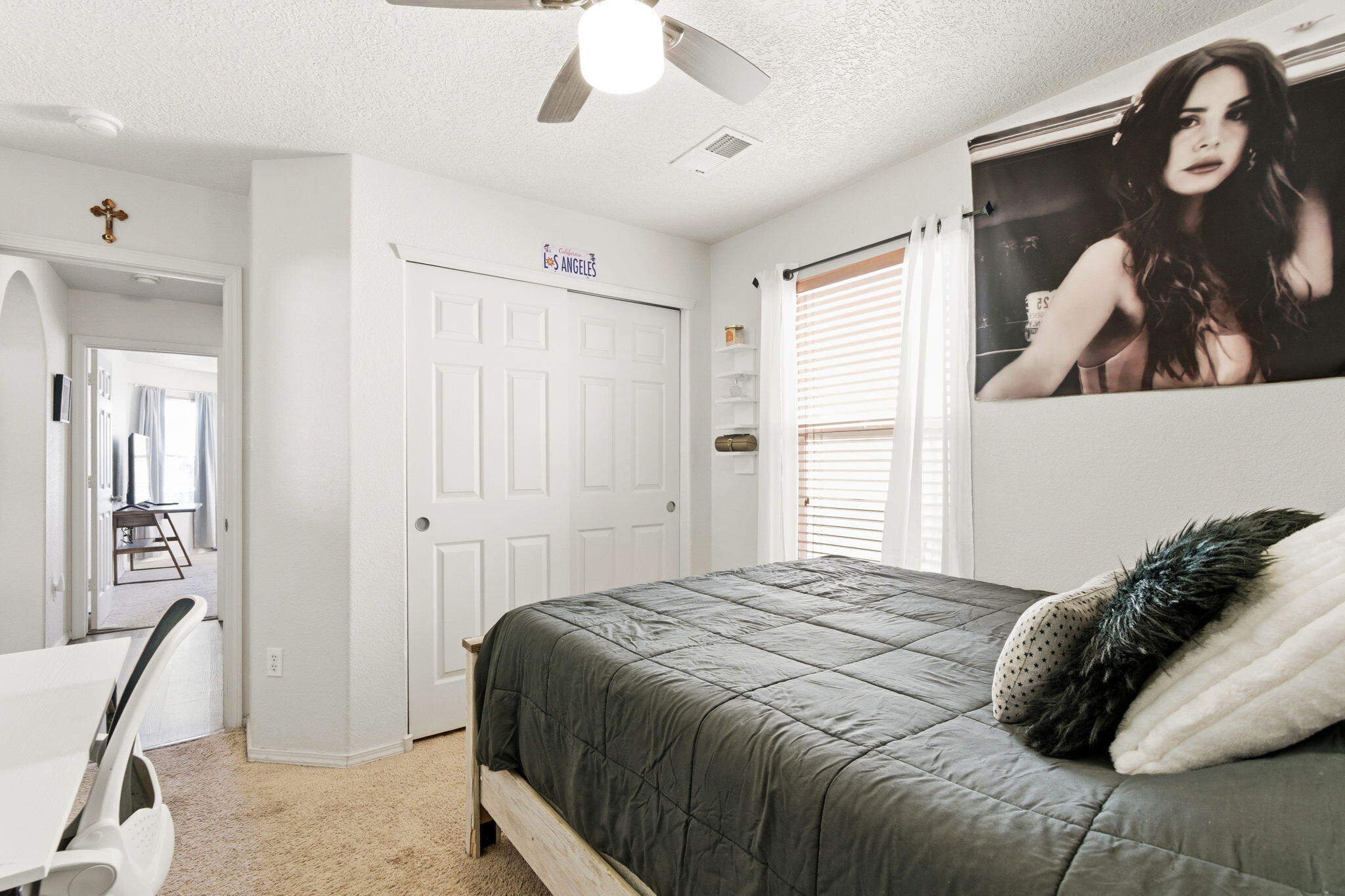 3738 Desert Pinon Drive NE