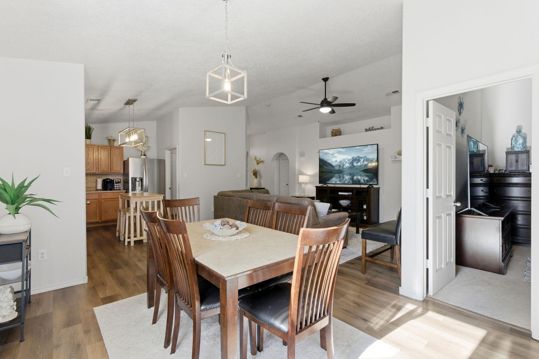 3738 Desert Pinon Drive NE