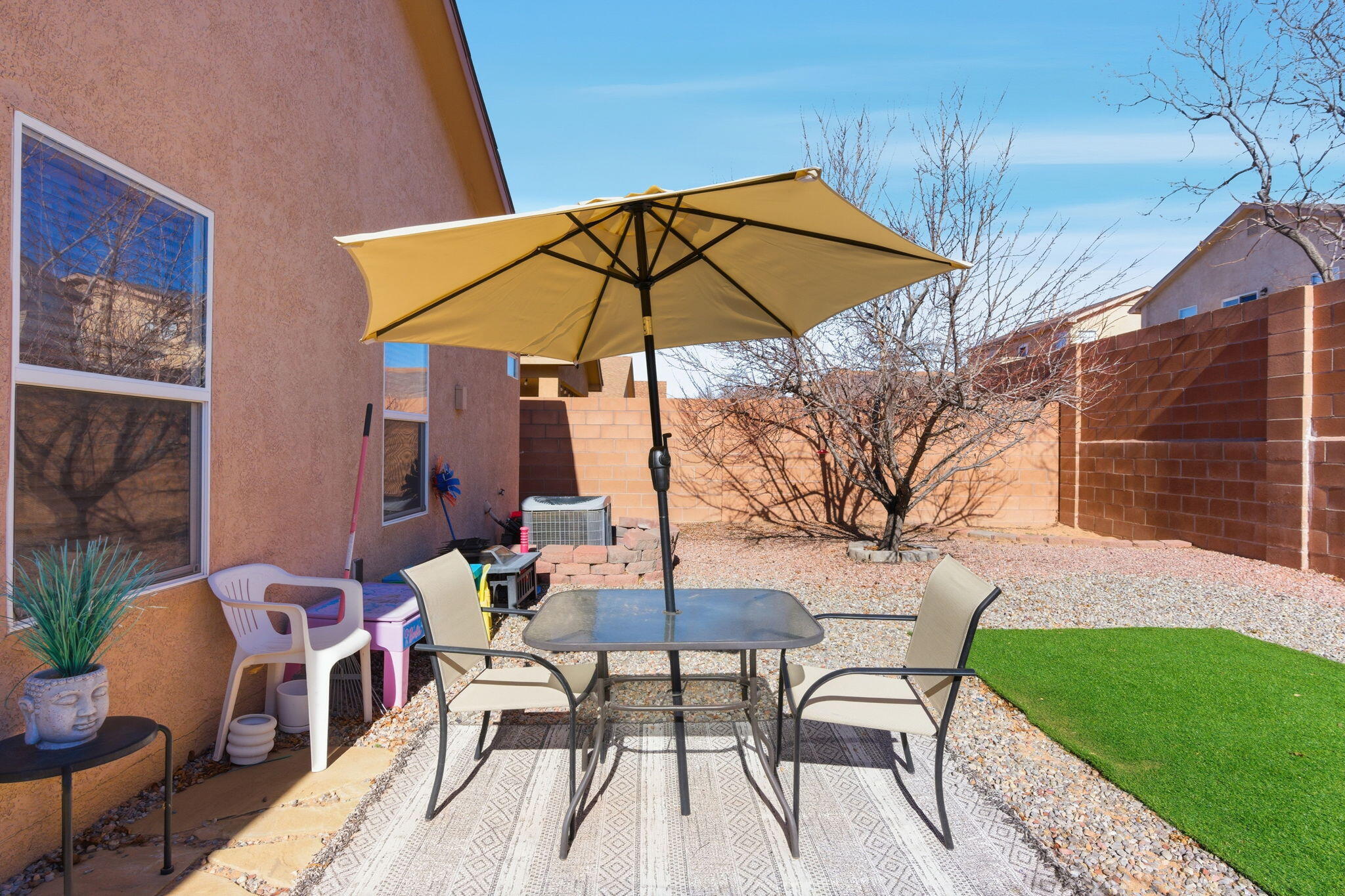 3738 Desert Pinon Drive NE