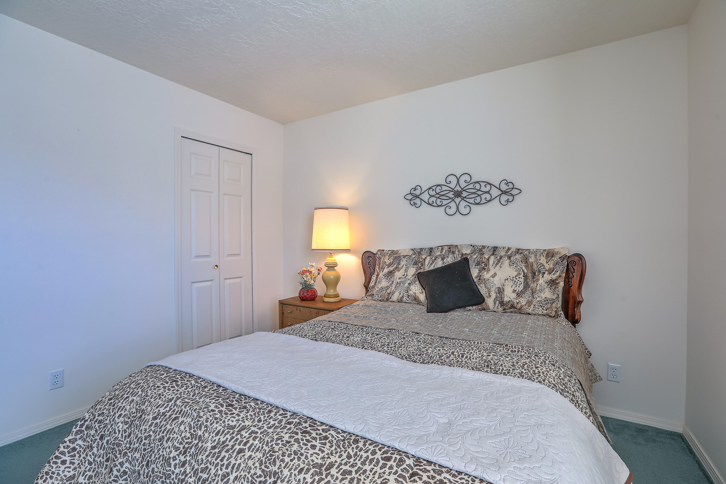 7005 Christopher Court NE