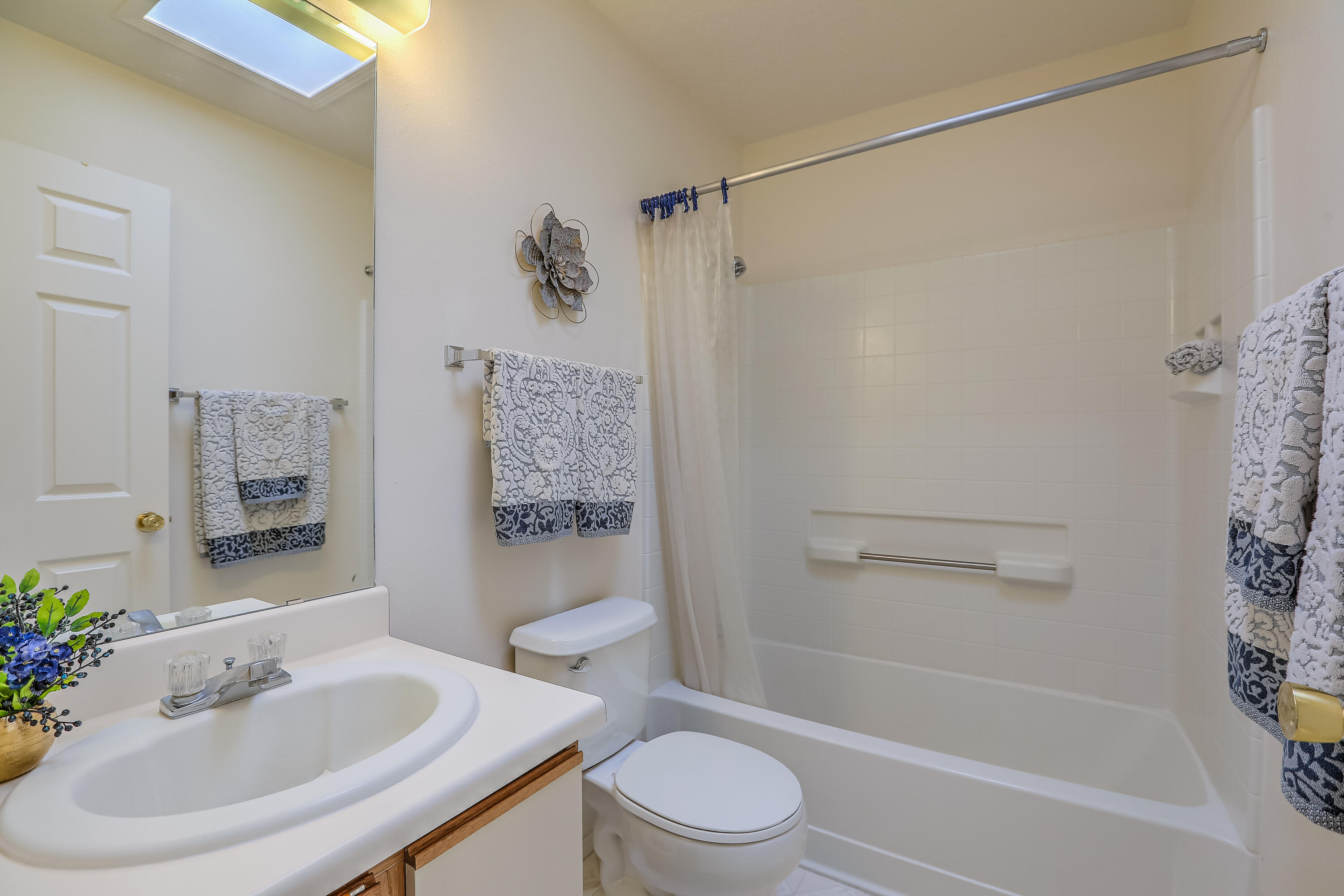 7005 Christopher Court NE