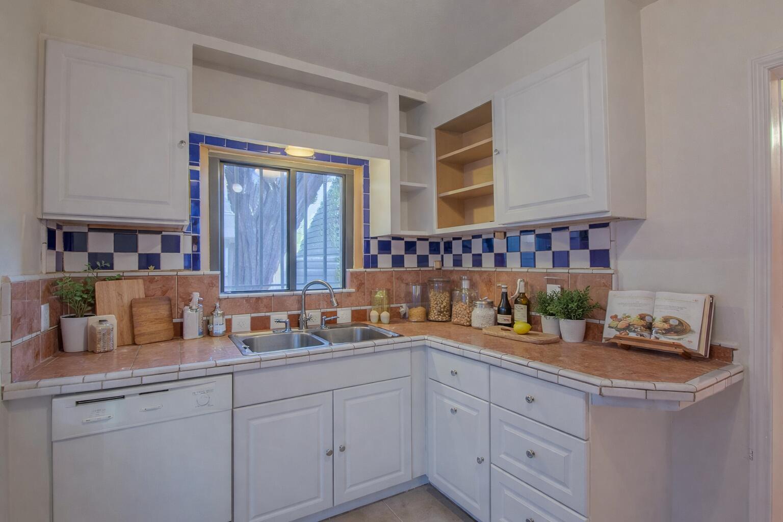 1716 Anderson Place SE