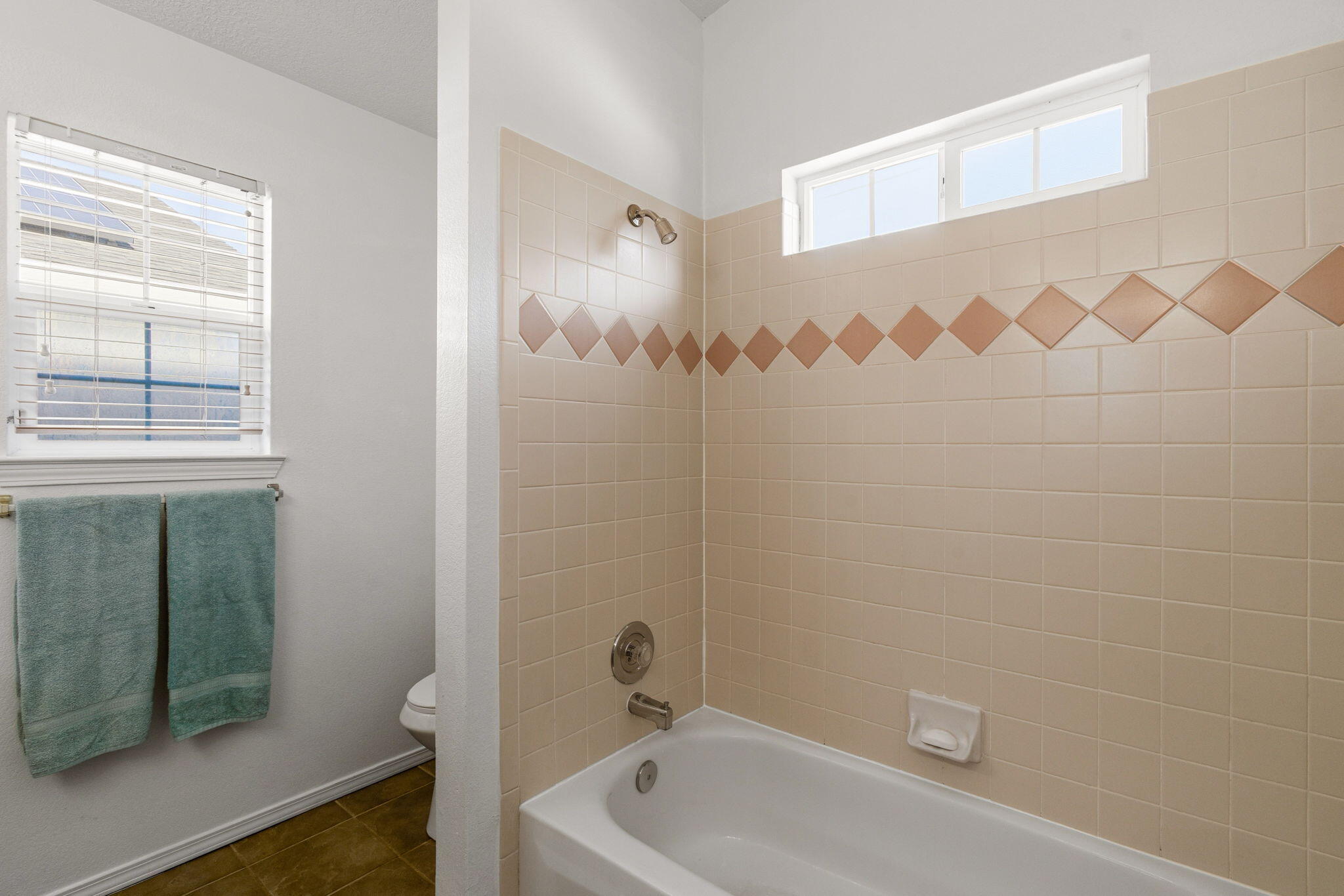 9604 Palomita Court NW