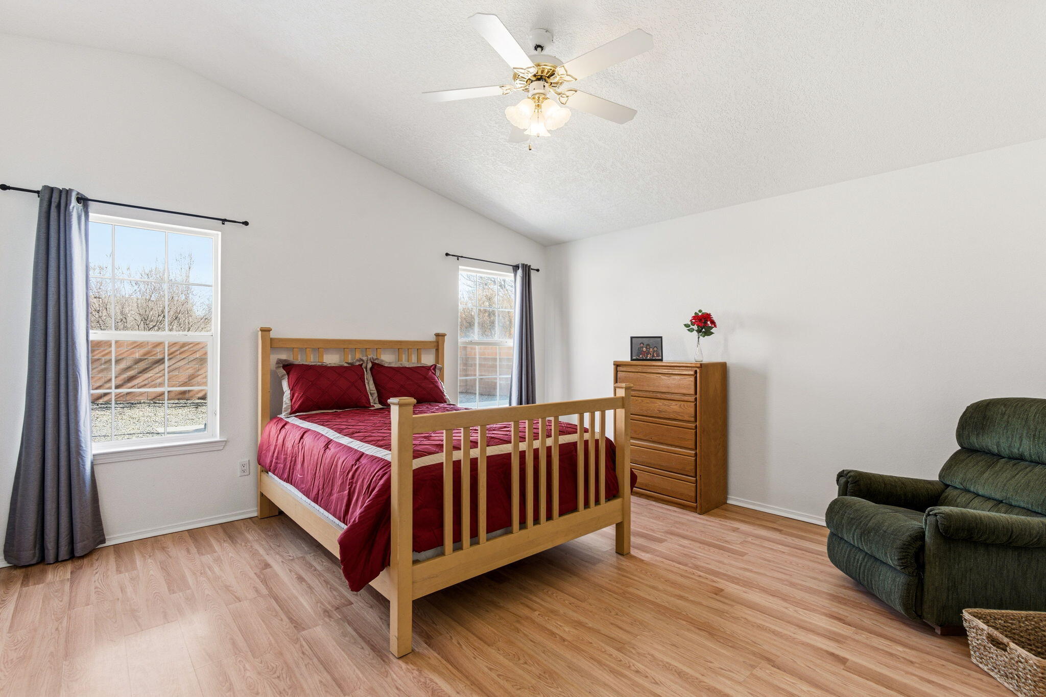 9604 Palomita Court NW