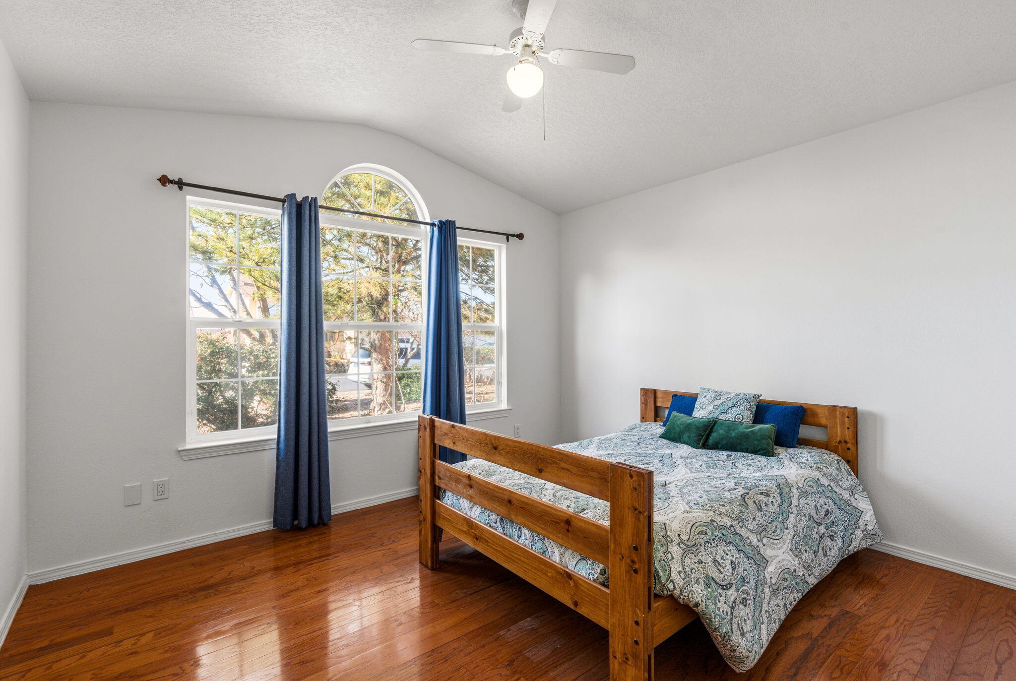 9604 Palomita Court NW