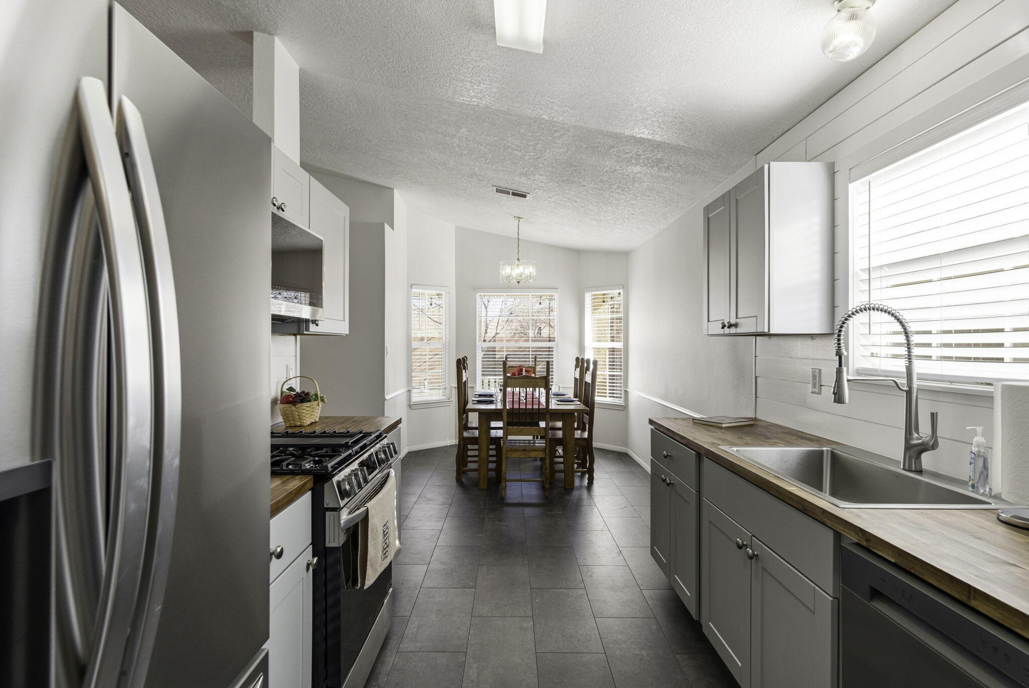 9604 Palomita Court NW