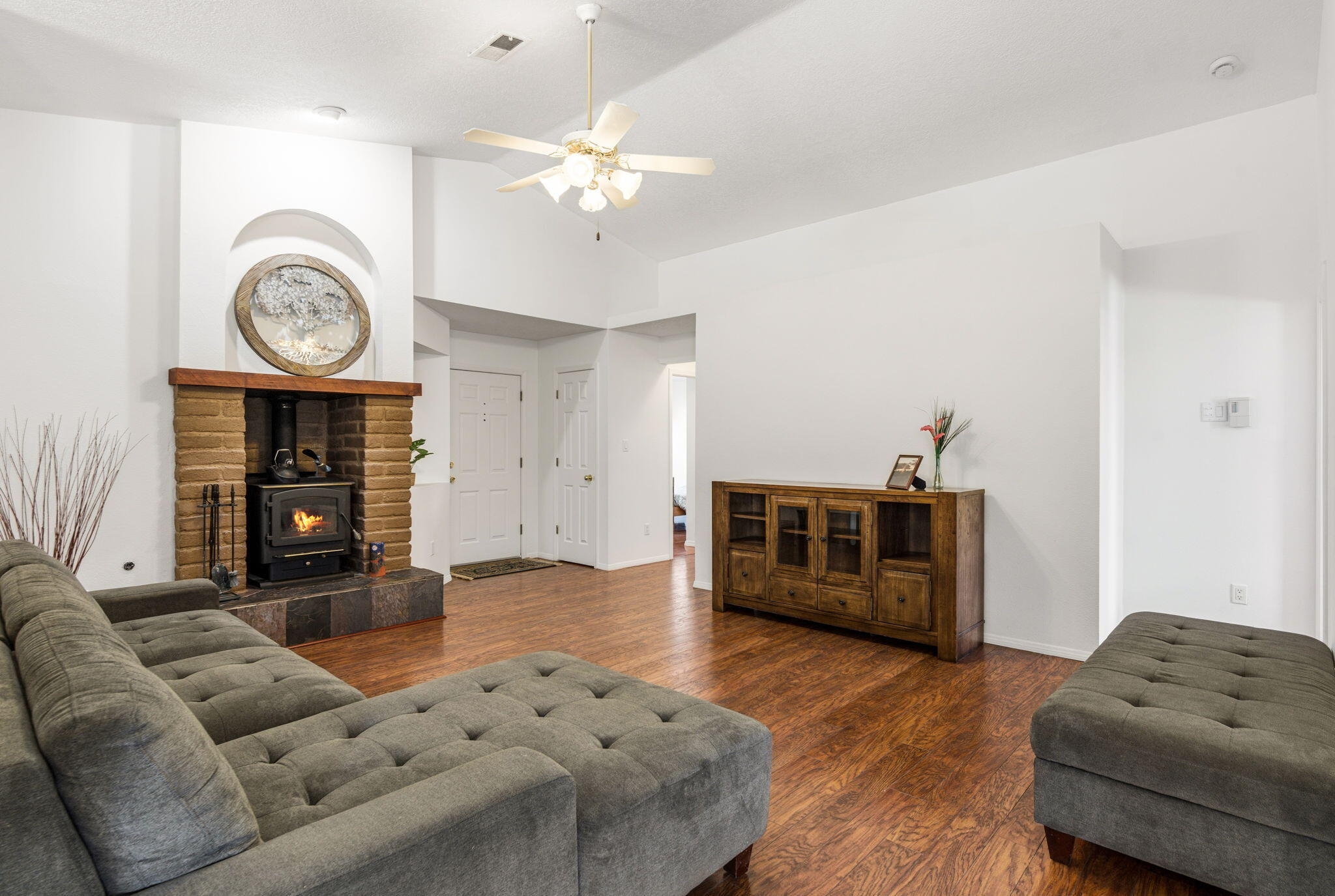 9604 Palomita Court NW