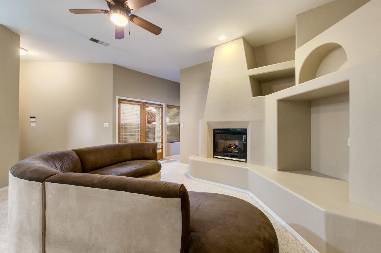 4709 Spanish Sun Avenue NE