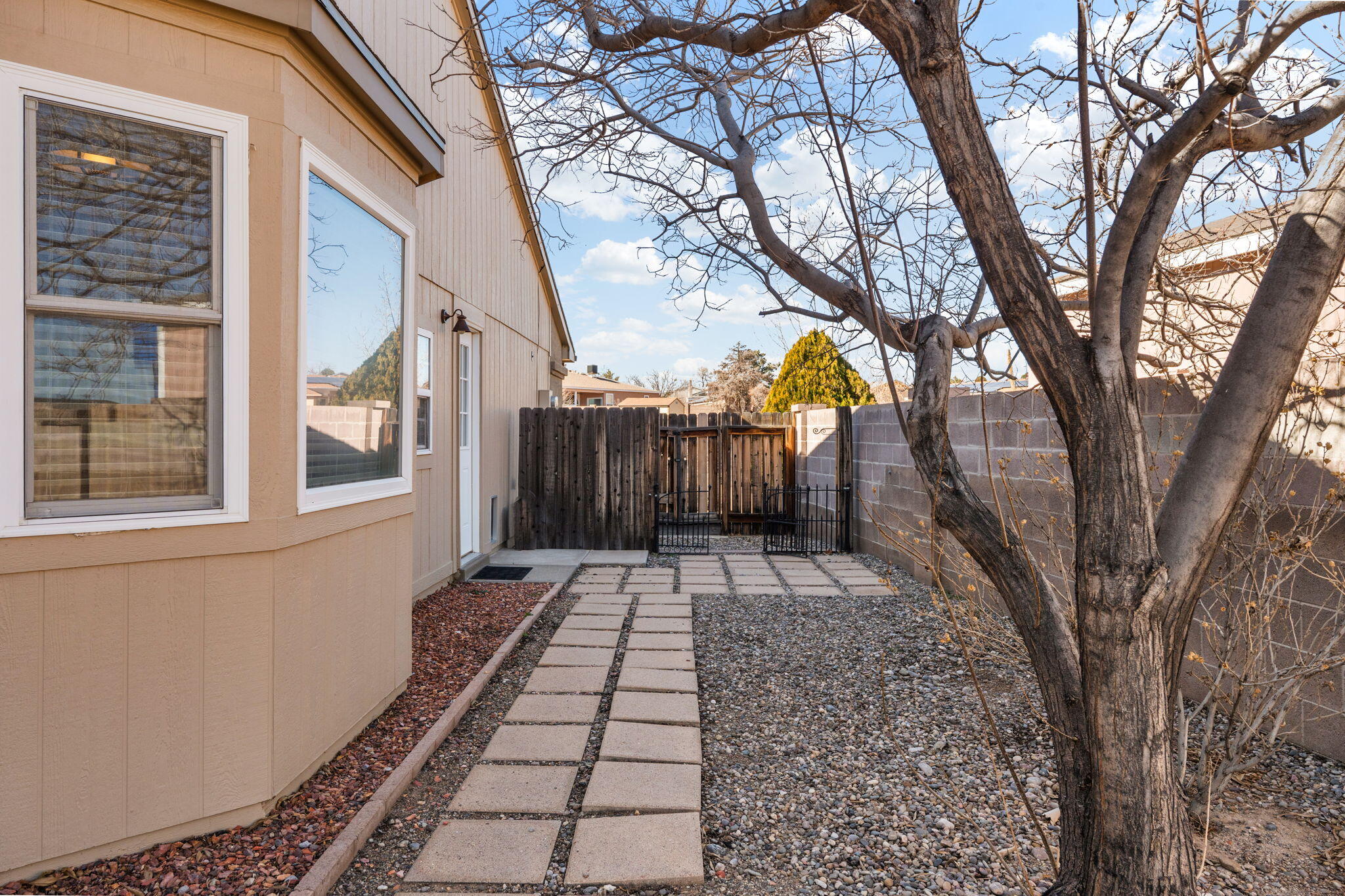 944 Canvasback Road NE