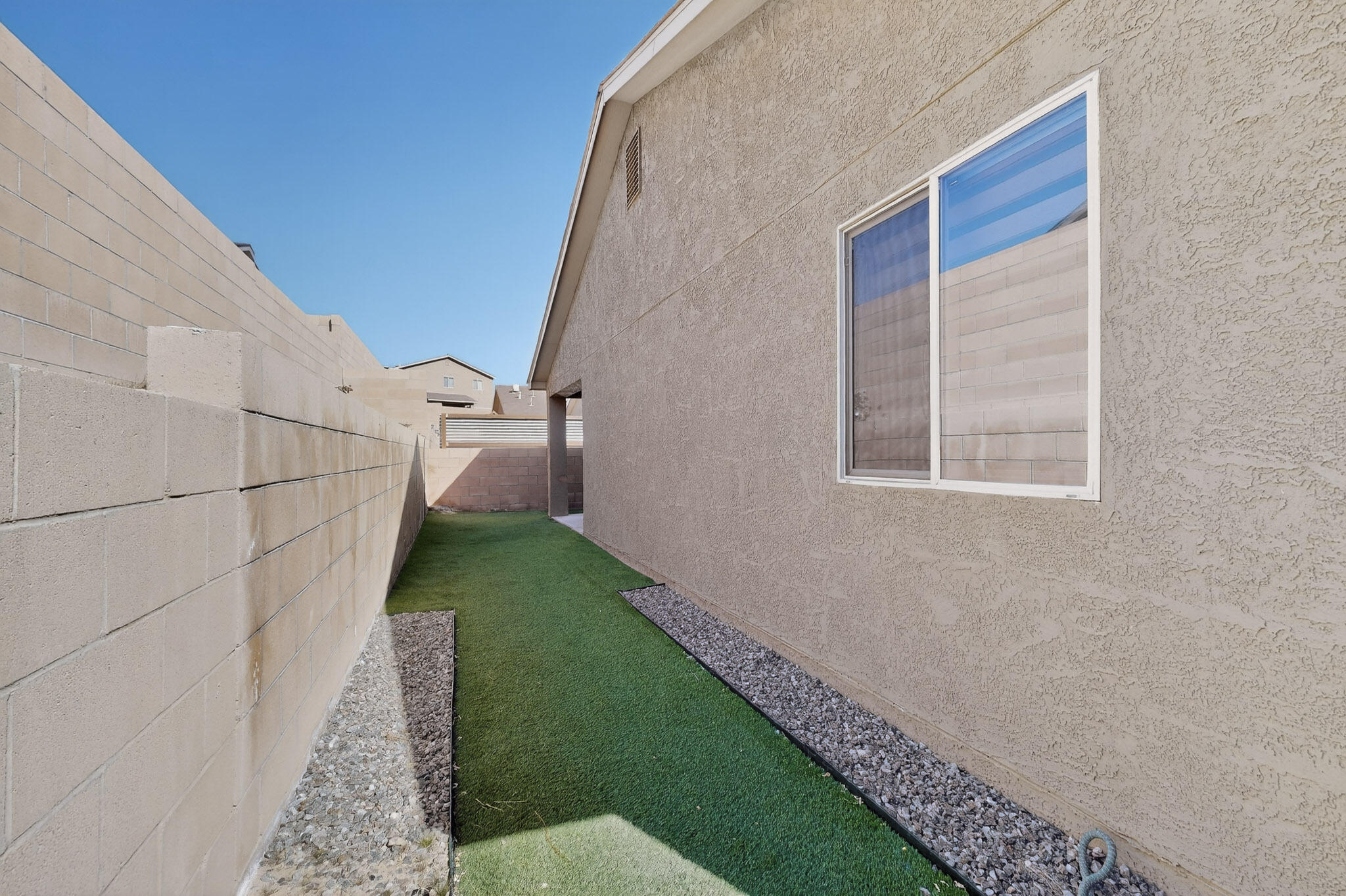 1702 Adelaide Lane