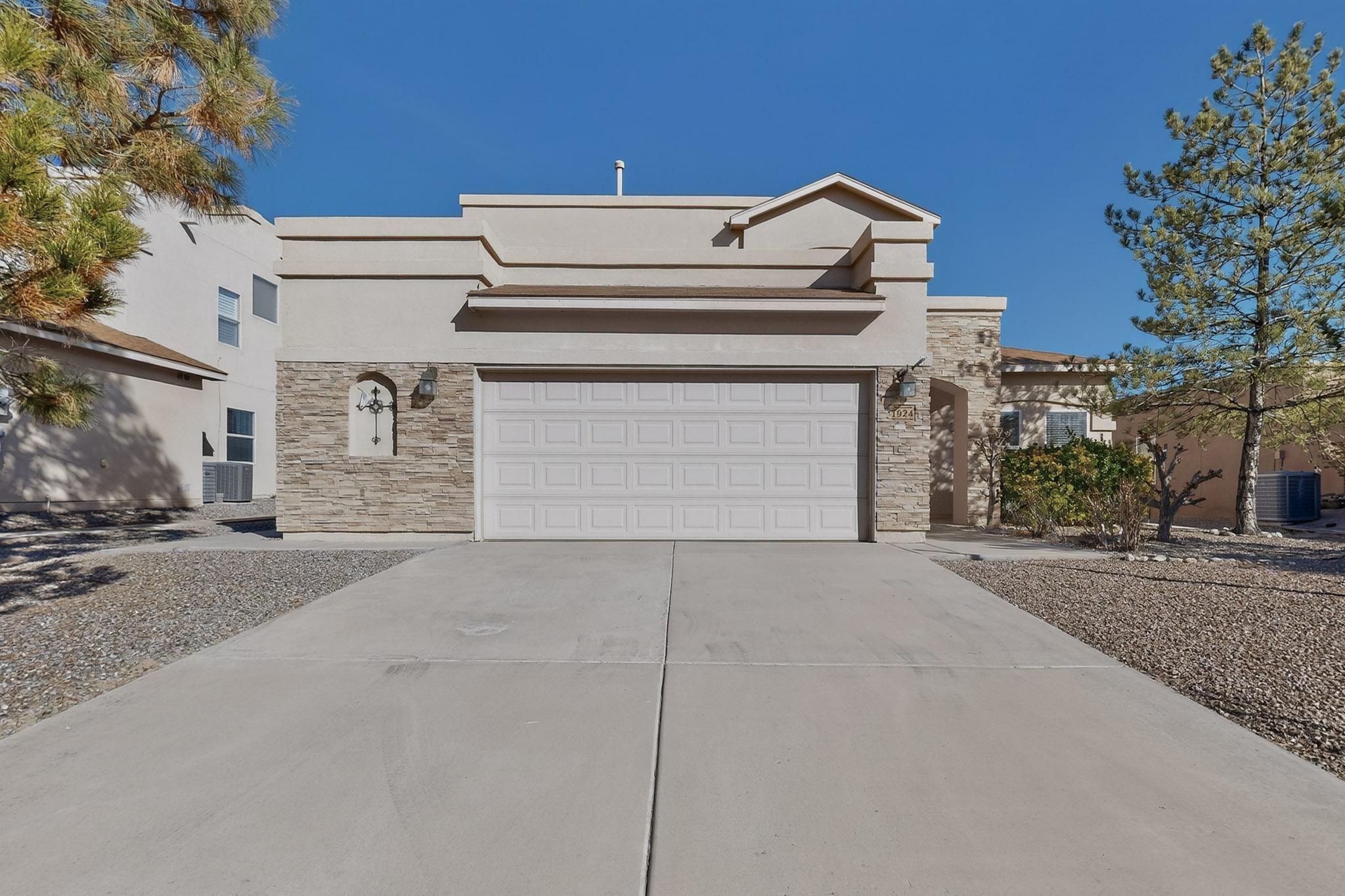 1924 Tapatio Street SE